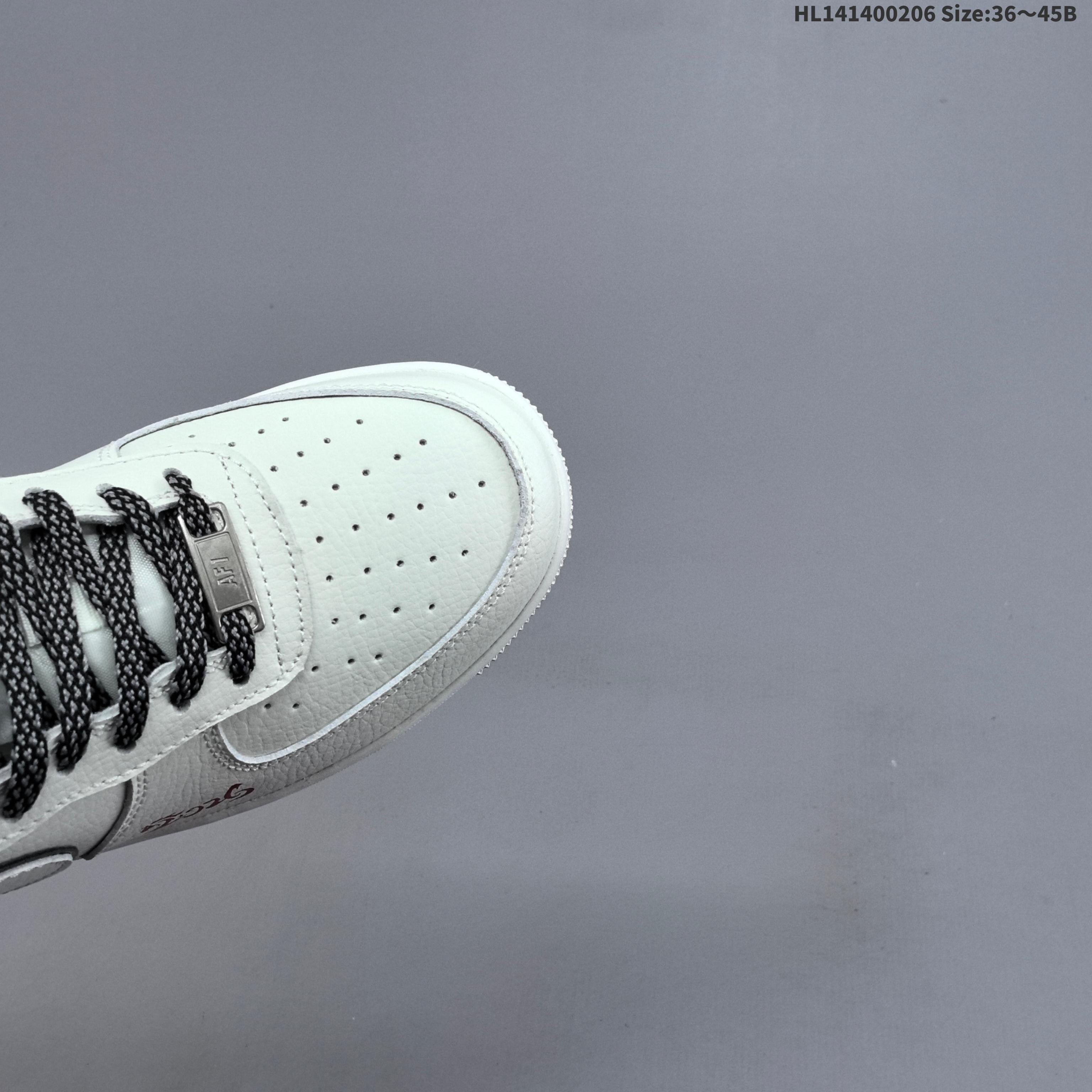 💰205
公司级✅耐克Nike Air Force 1&rsquo;07空军一号低帮百搭休闲运动板鞋。柔软、弹性十足的缓震性能和出色的中底设计，横跨复古与现代的外型结合，造就出风靡全球三十多年的Force 1。
货号:CS5288-059
尺码:36 36.5 37.5 38 38.5 39 40 40.5 41 42 42.5 43 44 45 
ID:HL141400206 Size:36～45B