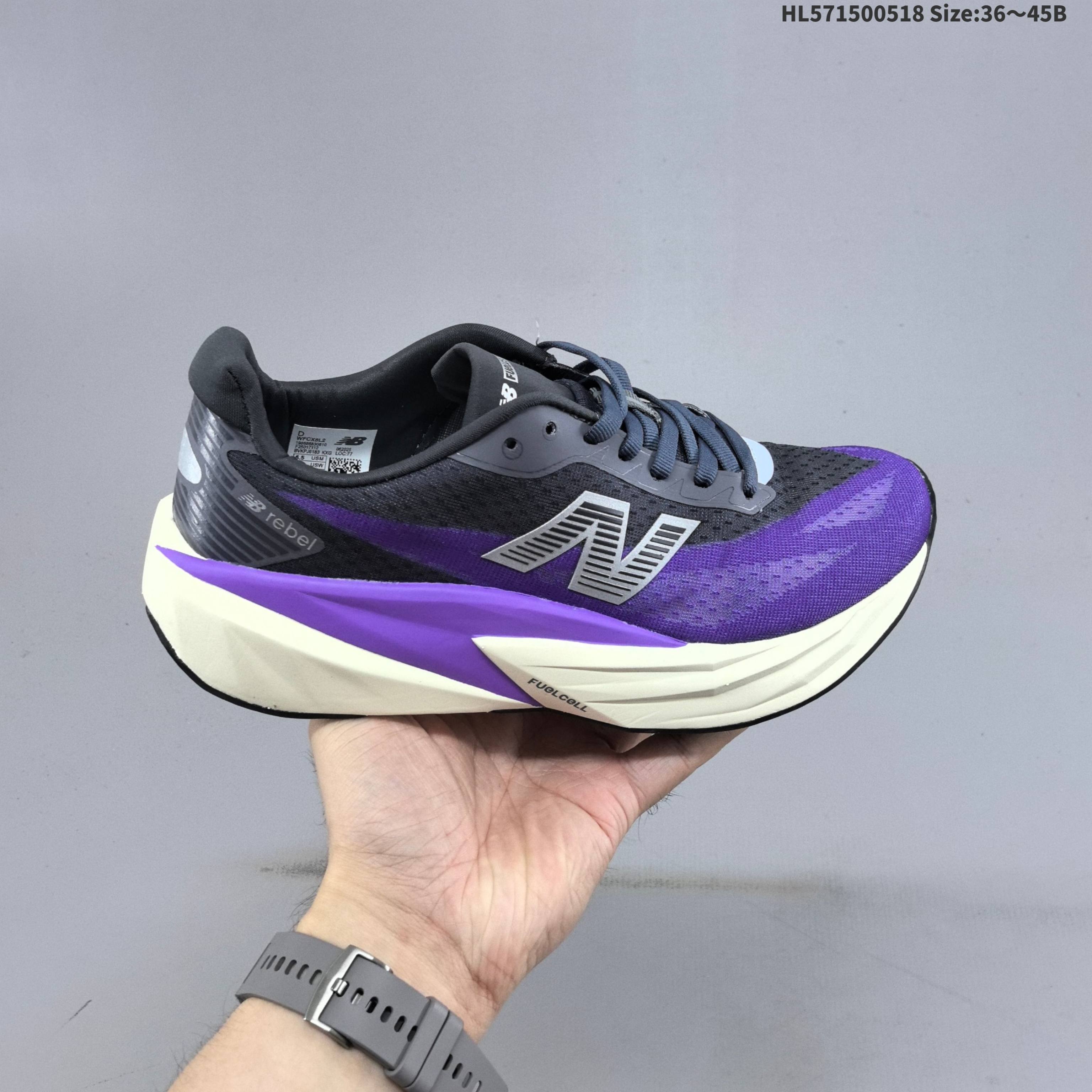 公司级!New Balance FuelCell SuperComp Elite v4 运动舒适耐磨 低帮休闲跑步鞋 男款 白黄粉 新款的ELITE V4,在鞋面和鞋底都做了升级.鞋面采用了工程网眼,增加了透气性并且鞋面支撑也比上一代有了提升. 中底脚感软弹兼备,内里搭配带加强筋的碳板 鞋中底厚度大概5厘米左右,增高效果是非常明显的,中底方面有一块全掌,让你跑步的时候推进力更强. 外观大大的NB Logo霸气又好看,立体感的中底有着强大的压迫感 货号:WFCX8L2 编码:HL571500518 B