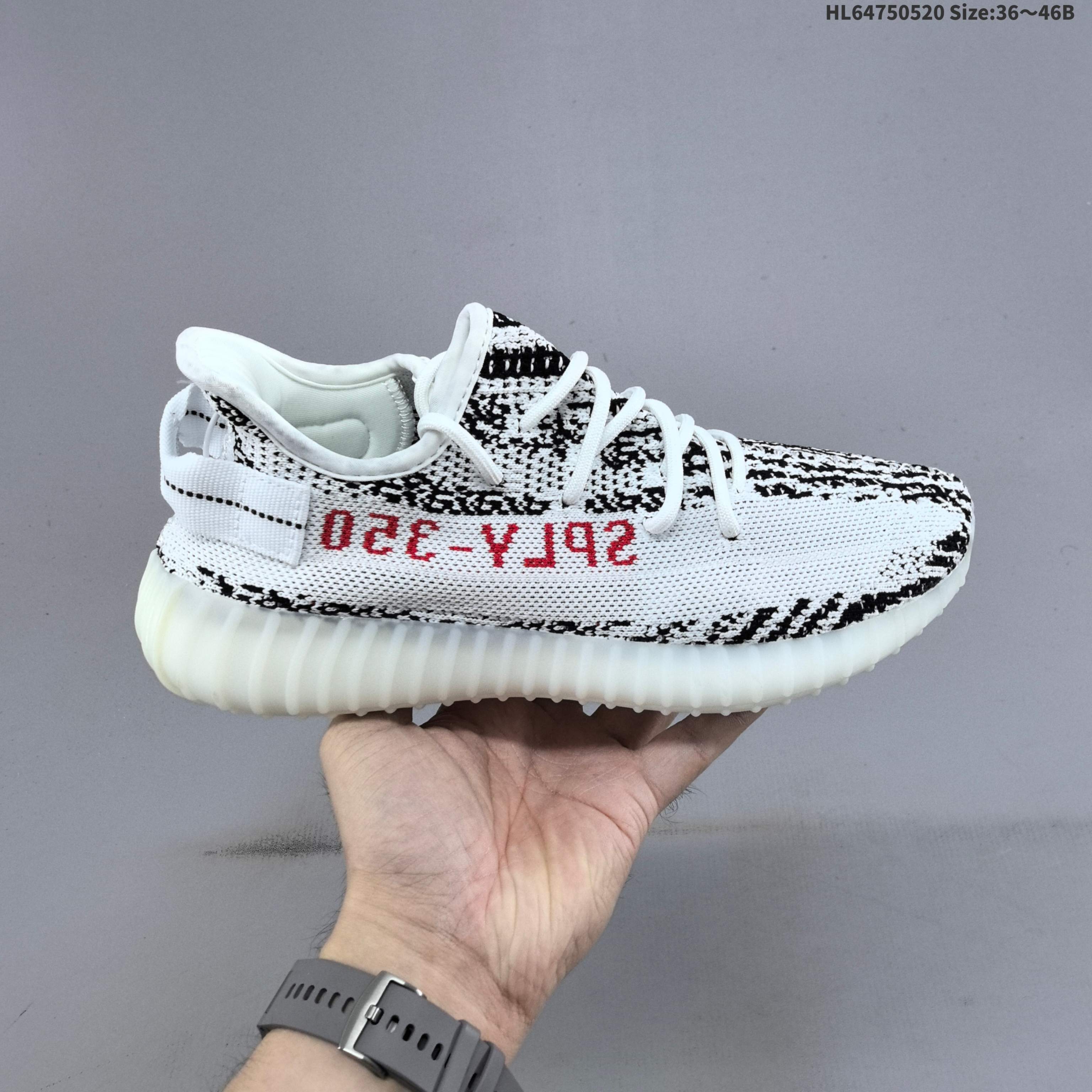集合四 真爆✅联乘侃爷Kanye West x Adidas Yeezy Boost 350 V2 百搭轻便爆米花中底休闲运动慢跑鞋.采用Boost爆米花缓震材质. 货号: FZ5246 编码:HL64750520 B