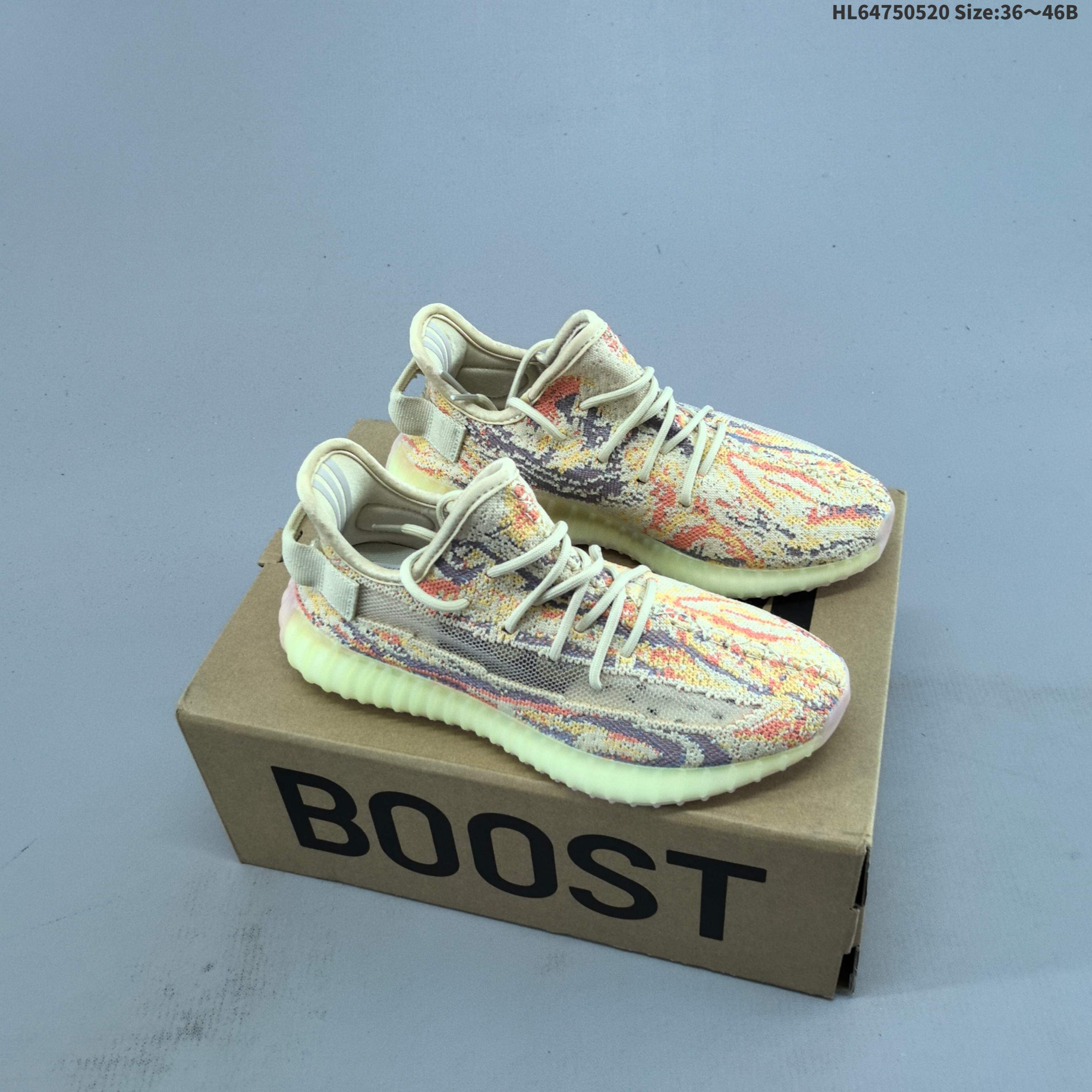 集合二 真爆✅联乘侃爷Kanye West x Adidas Yeezy Boost 350 V2 百搭轻便爆米花中底休闲运动慢跑鞋.采用Boost爆米花缓震材质. 货号: FZ5246 编码:HL64750520 B