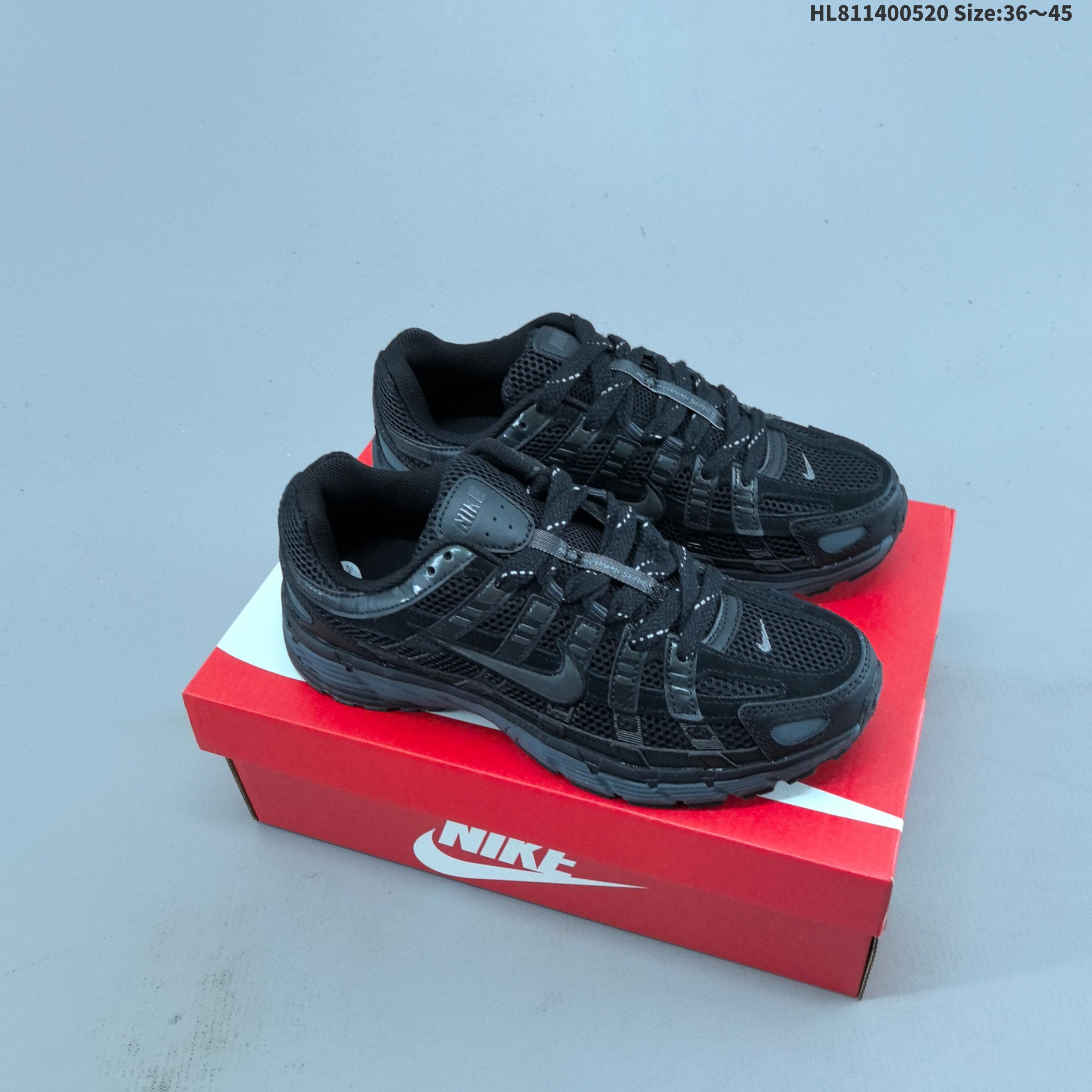 集合一 耐克(NIKE)男女子休闲运动鞋P-6000Premium 轻便舒适透气防滑缓震耐磨跑步鞋.P-6000 是一款植根于 2000 年代风格的混合款式,让人想起去年再次流行的 Zoom Vomero 5.采用透气网眼布搭配皮革和合成材质覆面,再现 21 世纪早期鞋款外观.活力配色打造时尚外观和运动美学,结合泡棉缓震配置,缔造非凡舒适的日常穿着体验.皮革、织物与合成材质组合鞋面,打造舒适支撑效果.沿袭 Nike Pegasus 25 和 Nike Pegasus 2006 的复古设计风格,泡棉中底,轻盈缓震,缓震鞋垫,带来舒适的足底体验,橡胶外底,铸就非凡抓地力. 货号:FQ8732-010 编码:HL811400520