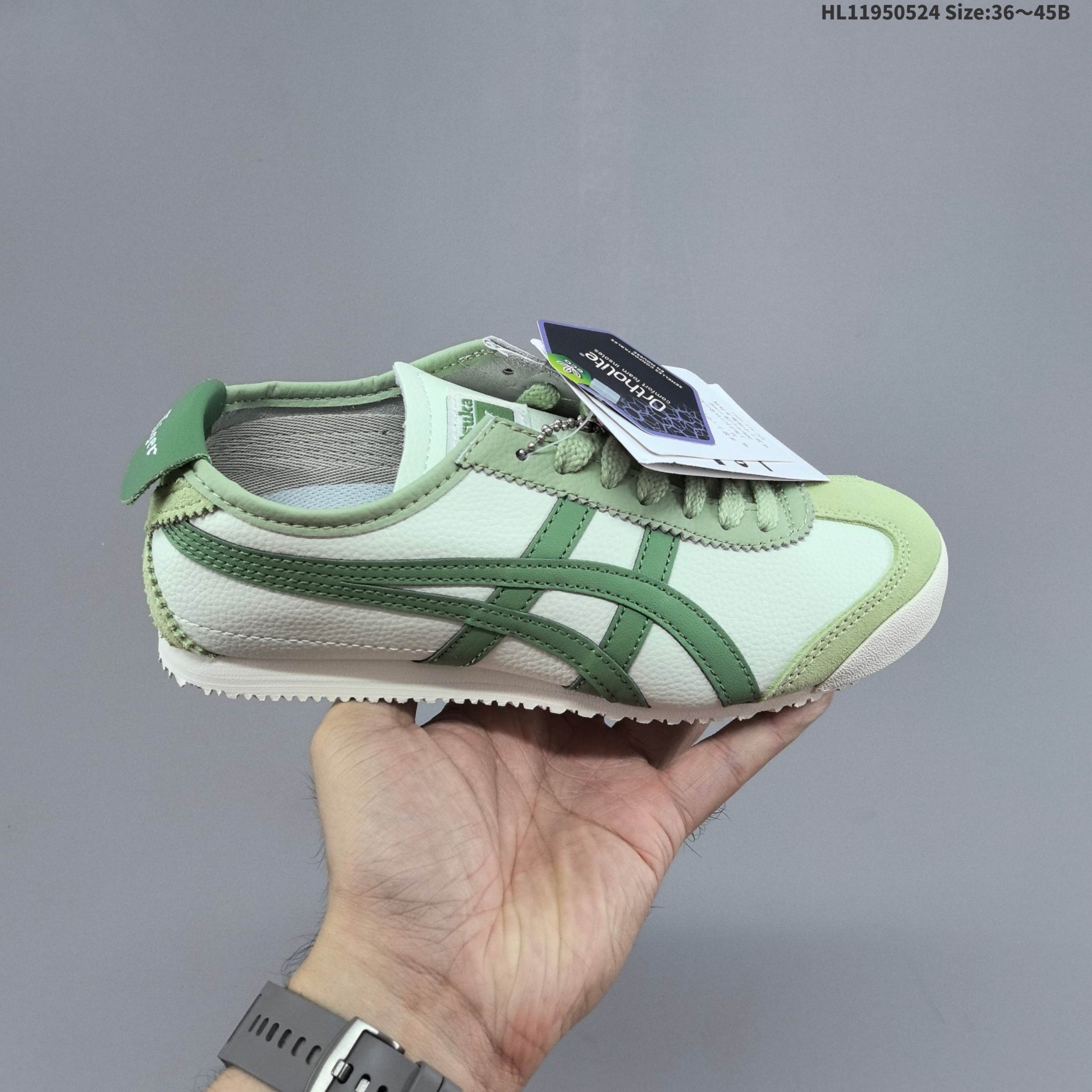Onitsuka Tiger MEXICO 66 VIN百搭单品 马年限定 板鞋 亚瑟士MEXICO 66是鬼冢虎旗下最经典的款式,李小龙最喜欢的一款训练鞋休闲鞋!鞋身特有的虎爪造型LOGO,辨识度非常高!更是由偶像明星李宇春等人代言,成为越来越流行的休闲鞋选择 编码:HL11950524 B