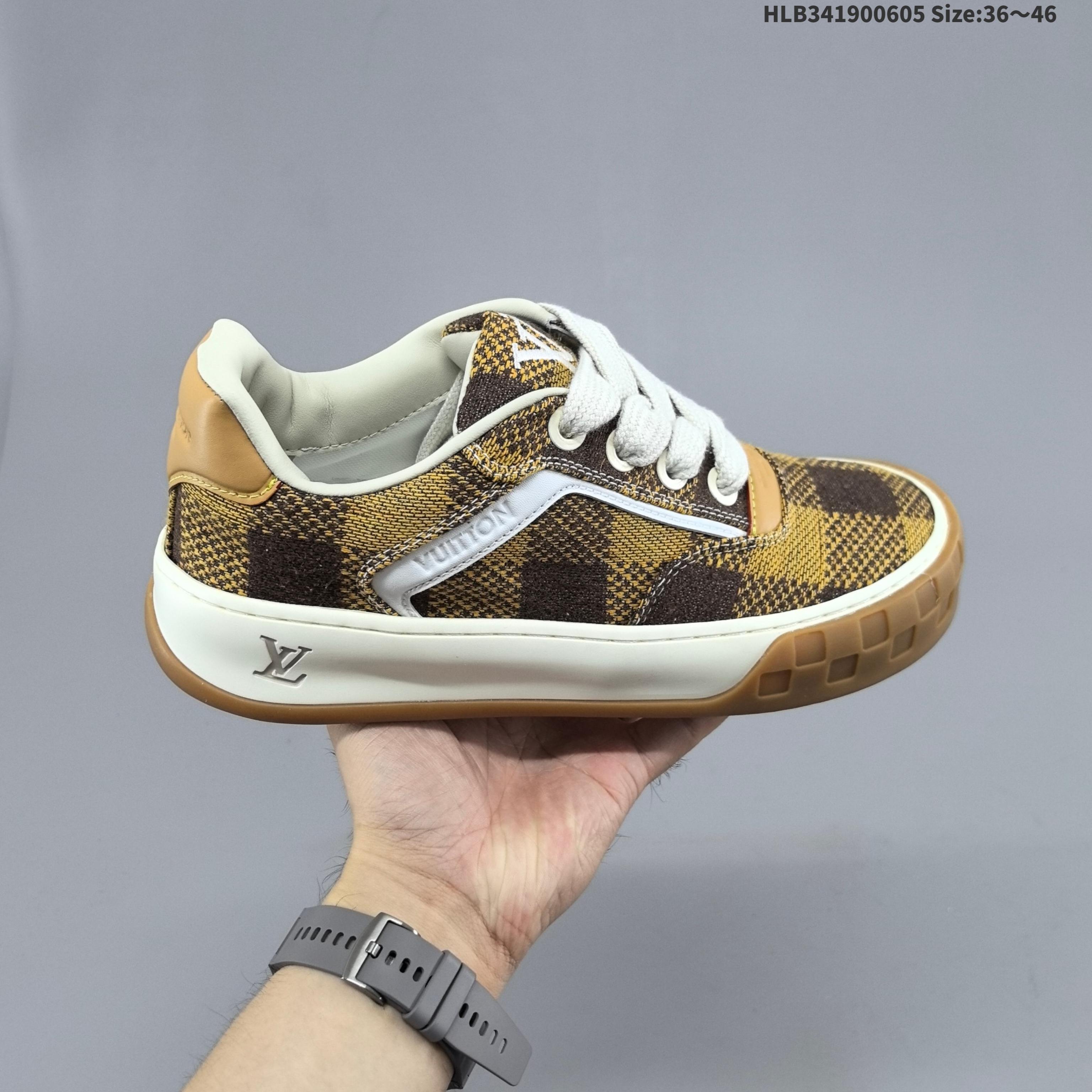 Louis Vuitton/路易威登,全新开发TPR光泽组合隔色鞋底❗法国巴黎百年奢侈品牌LV路易威登LOUIS VUITTON Tilted Low Sneakers 倾斜系列低帮复古休闲运动文化百搭板鞋“麂皮咖啡棕白生胶底 编码:HLB341900605