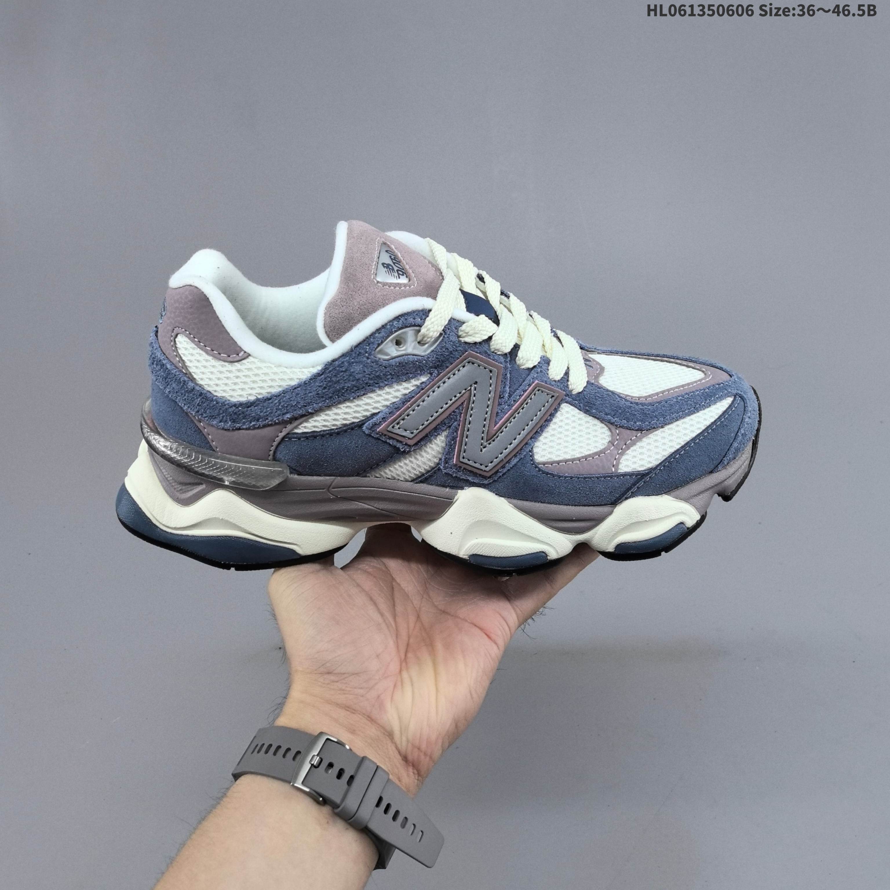 集合 新百伦 New Balance NB9060小象蹄男女款9060舒适百搭老爹鞋.全新 9060 款式将经典风格与现代设计融合到日常多功能性中. 9060 重新诠释了源自经典 99X 型号的熟悉元素,其灵感来自于 Y2K 时代的未来主义和美学. 鞋面在990 的基础中进行了扩展和使用,以提供可见的运动感,中底采用 ABZORB 和 SBS 熟悉的缓震平台以提供舒适感. 货号:U9060HL061350606 B