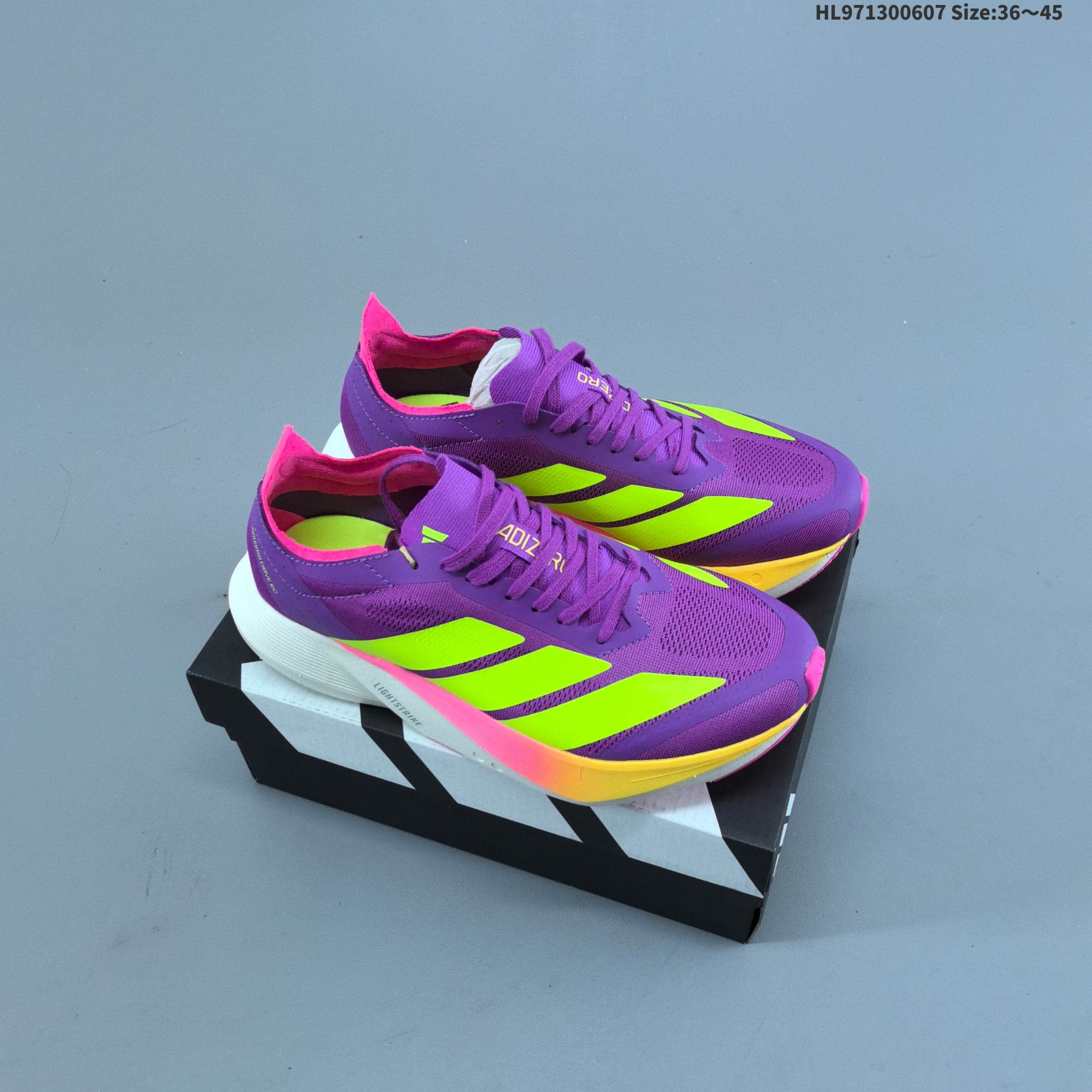 集合一 Adidas Adizero Drive Rc 减震透气休闲训练跑步鞋 沿袭 ADIZERO 系列传统专为训练备赛设计的专业跑鞋TORSION SYSTEM 技术支撑快跑带来的落地冲击力网材鞋面透气 透湿 排汗橡胶外底 防滑耐磨 货号:JH570 HL971300607