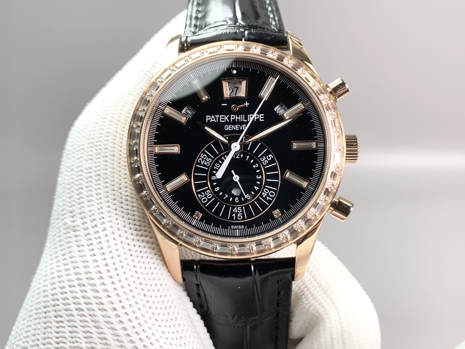 NO:585558,Platinum TWFactory Wall Crack Recommendation: A lot of money to build a classic timepiece] - Patek Philippe complication series 5961P-001 makes its grand debut, the first Nautilus complex watch launched so far, using ultra-complex craftsmanship to create a casual sports watch. 1 small body with high energy to perform the following functions: calendar function at 12 o'clock, day of the week function at 10 o'clock, day of the week function at 2 o'clock, 24 hours at 6 o'clock. All functions can be used normally.  2. The movement adopts a replica Cal. self-winding movement. On the premise of achieving a realistic appearance, the functions are perfectly interpreted. 3. An independent watchmaker who is a modification master, enthusiastically participates in customizing and modifying the dial color, adding an interesting soul to the unique watch!  A masterpiece of craftsmanship. Welcome all watch friends to taste it!  ,19860909白 金 TWFactory墙裂推荐 重金打造经典时计】——百达.翡丽复杂功能系列5961P-001重磅登场,迄今推出的首款Nautilus复杂腕表,以超复杂的工艺技术打造休闲运动腕表. 1小身板大能量尽揽以下功能∶12点位日历功能 10点位星期功能 2点位星期功能 6点位24小时.所有功能都可正常使用. 2机芯采用复刻版Cal.自动上链机芯,在实现外观的逼真前提下,功能一并完美诠释. 3改装大师独立制表人,倾情参与定制改装表盘颜色,给予独一无二的腕表增添有趣的灵魂！ 匠心力作 欢迎各位表友品鉴！,,Watch