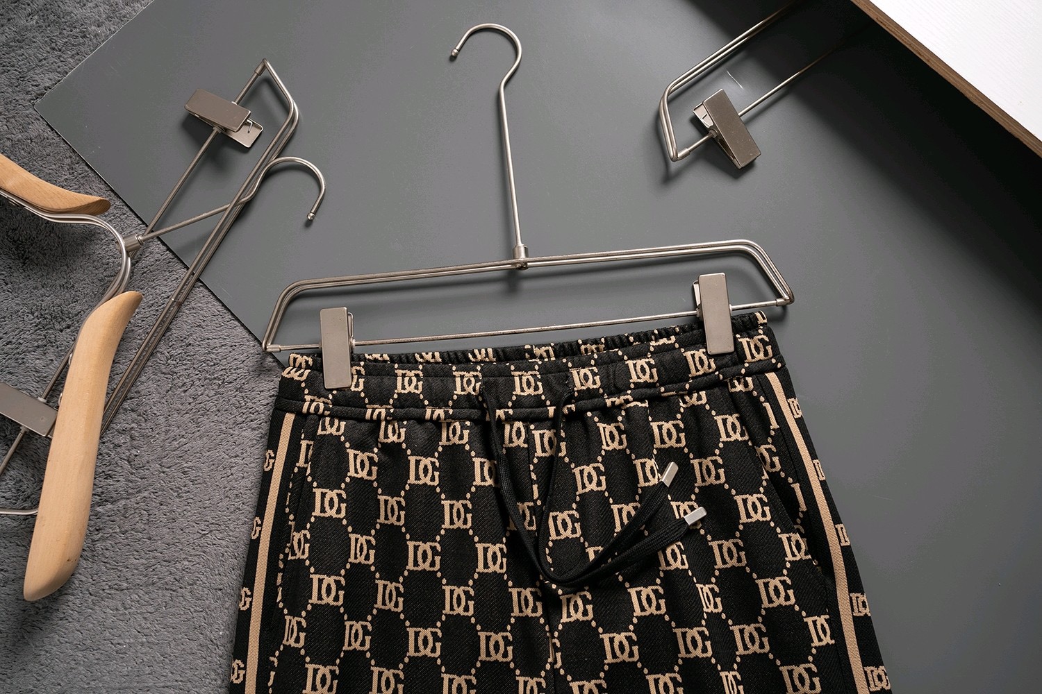 2024 Dolce & Gabbana High-Quality Knitting Shorts with Digital Printing and LOGO Design - 图片 3