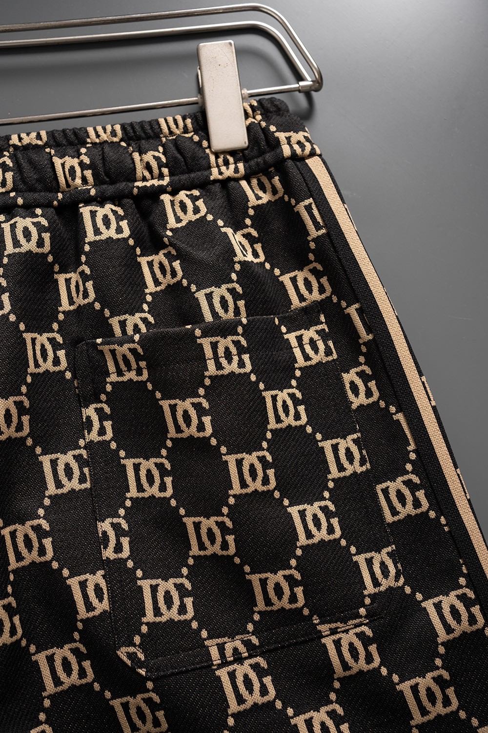 2024 Dolce & Gabbana High-Quality Knitting Shorts with Digital Printing and LOGO Design - 图片 8