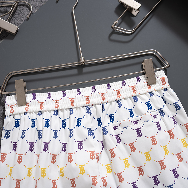 Burberry 巴宝莉 2025最新款 短裤沙滩裤 沙滩旅游 高订制 五金 上身效果超正 腿部线条完全得到彰显