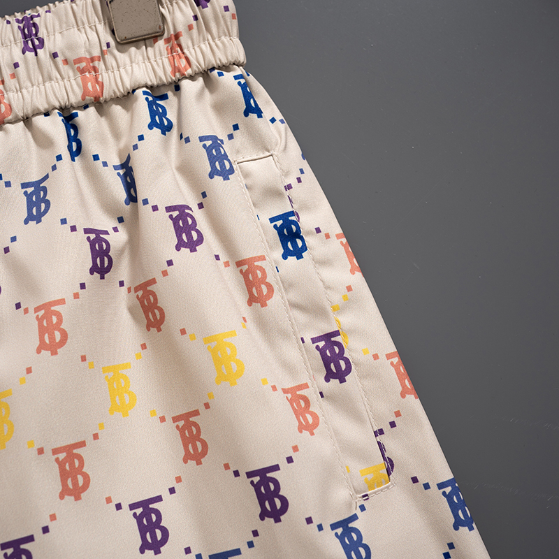 Burberry 巴宝莉 2025最新款 短裤沙滩裤 沙滩旅游 高订制 五金 上身效果超正 腿部线条完全得到彰显