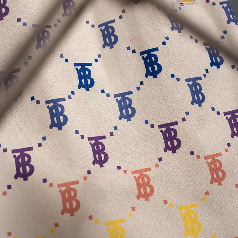 Burberry 巴宝莉 2025最新款 短裤沙滩裤 沙滩旅游 高订制 五金 上身效果超正 腿部线条完全得到彰显