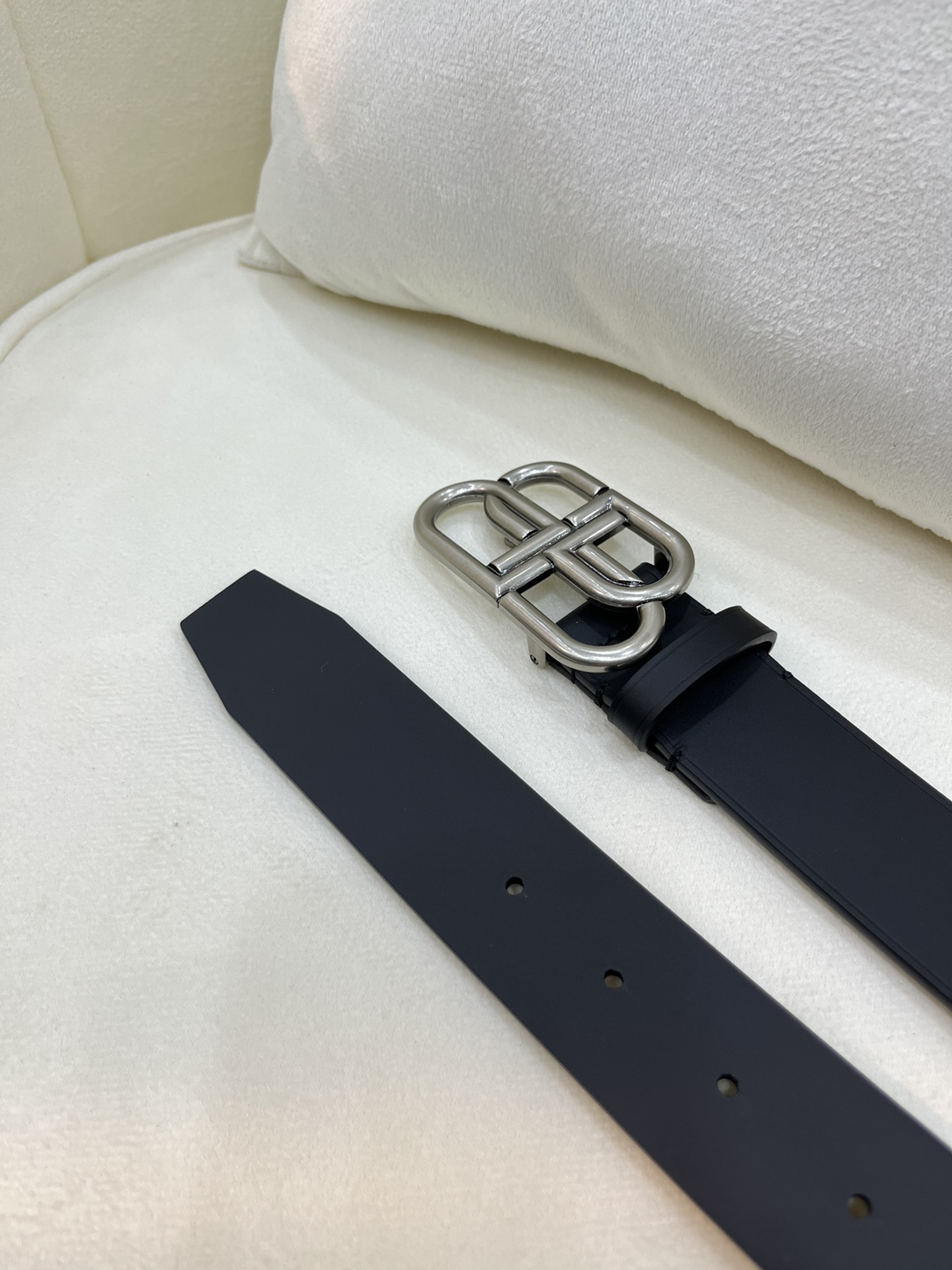 Parisian Belts: New Money Official Network Upgrade with Custom Hardware Drill - 图片 4