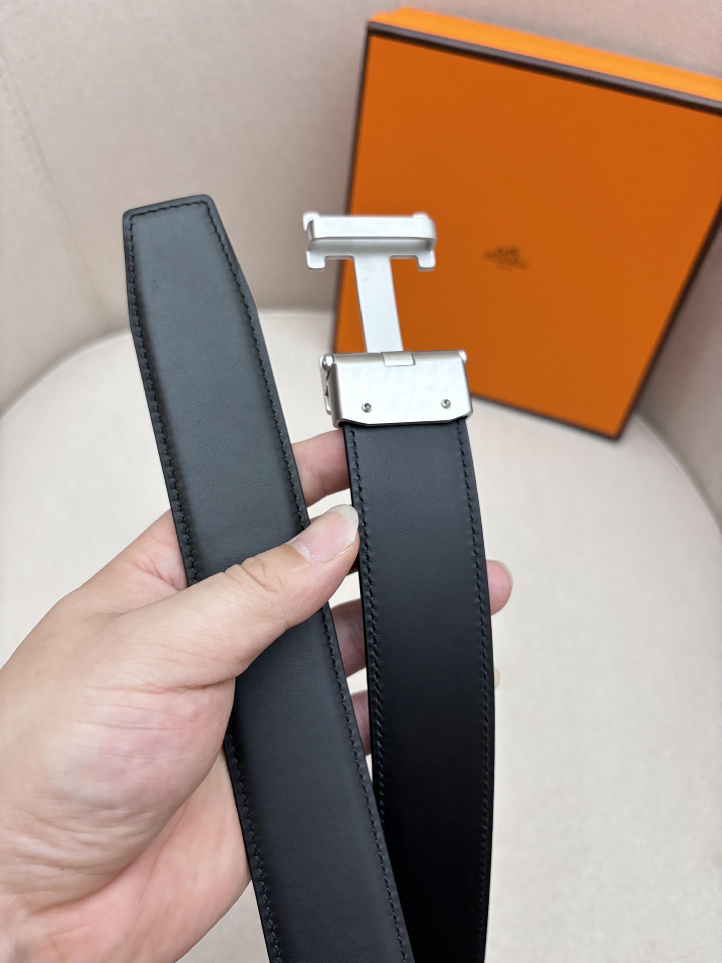  爱马仕3.5cm自动带 进口牛皮面料 展现时下流行的工艺-动感设计精神。