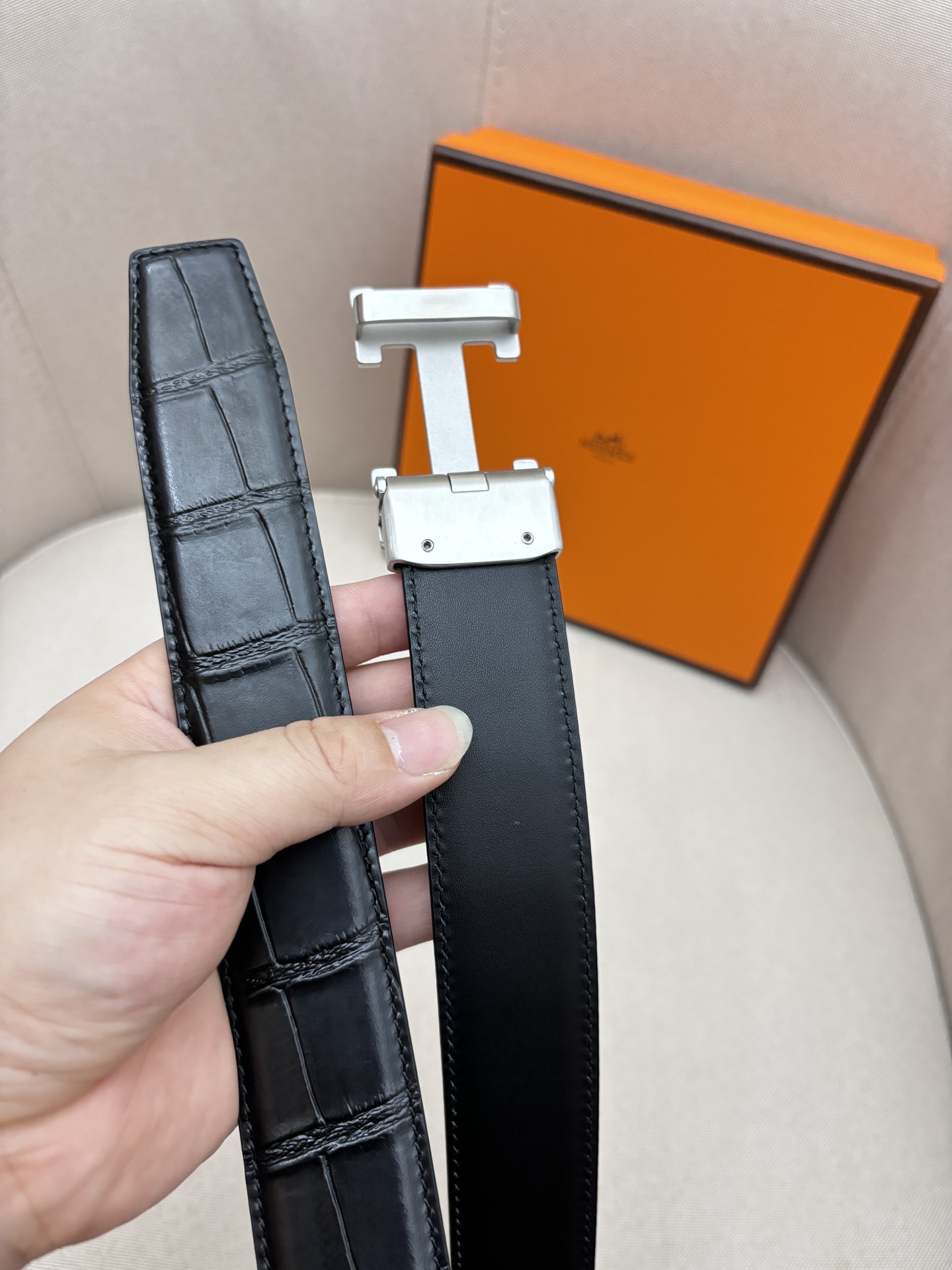  爱马仕3.5cm自动带 进口牛皮面料 展现时下流行的工艺-动感设计精神。