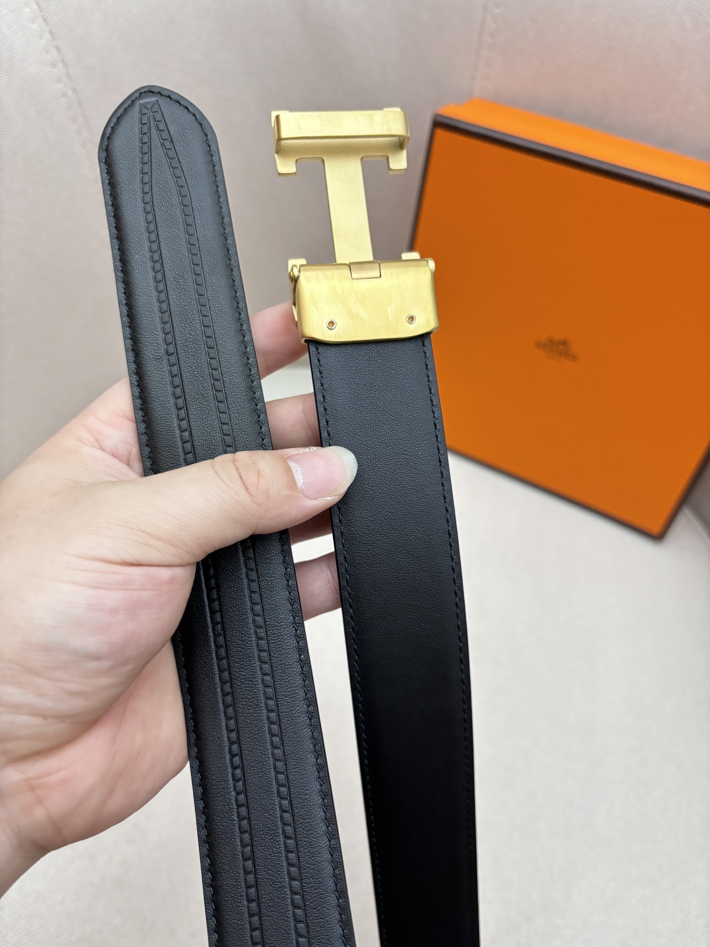  爱马仕3.5cm自动带 进口牛皮面料 展现时下流行的工艺-动感设计精神。