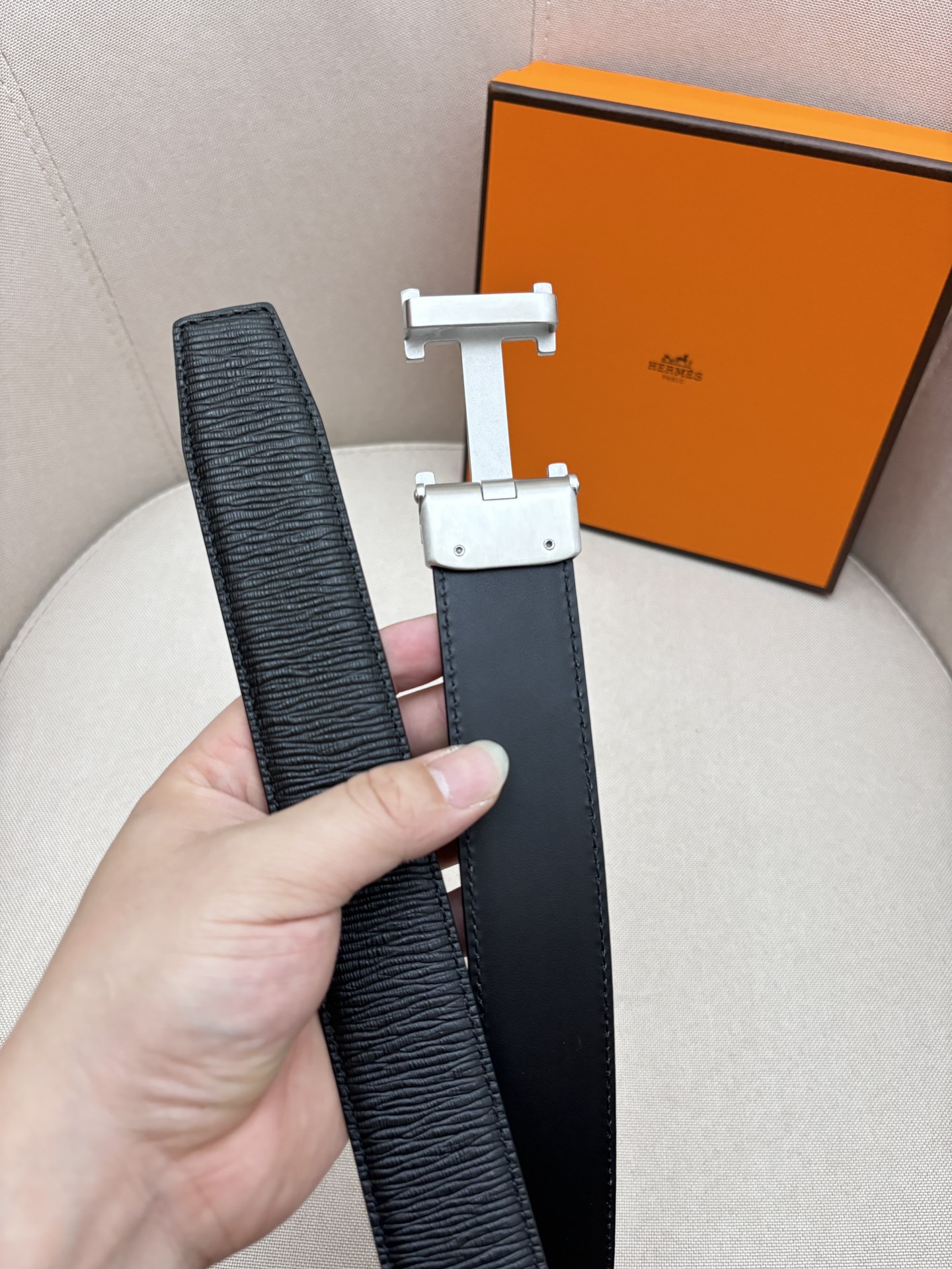  爱马仕3.5cm自动带 进口牛皮面料 展现时下流行的工艺-动感设计精神。