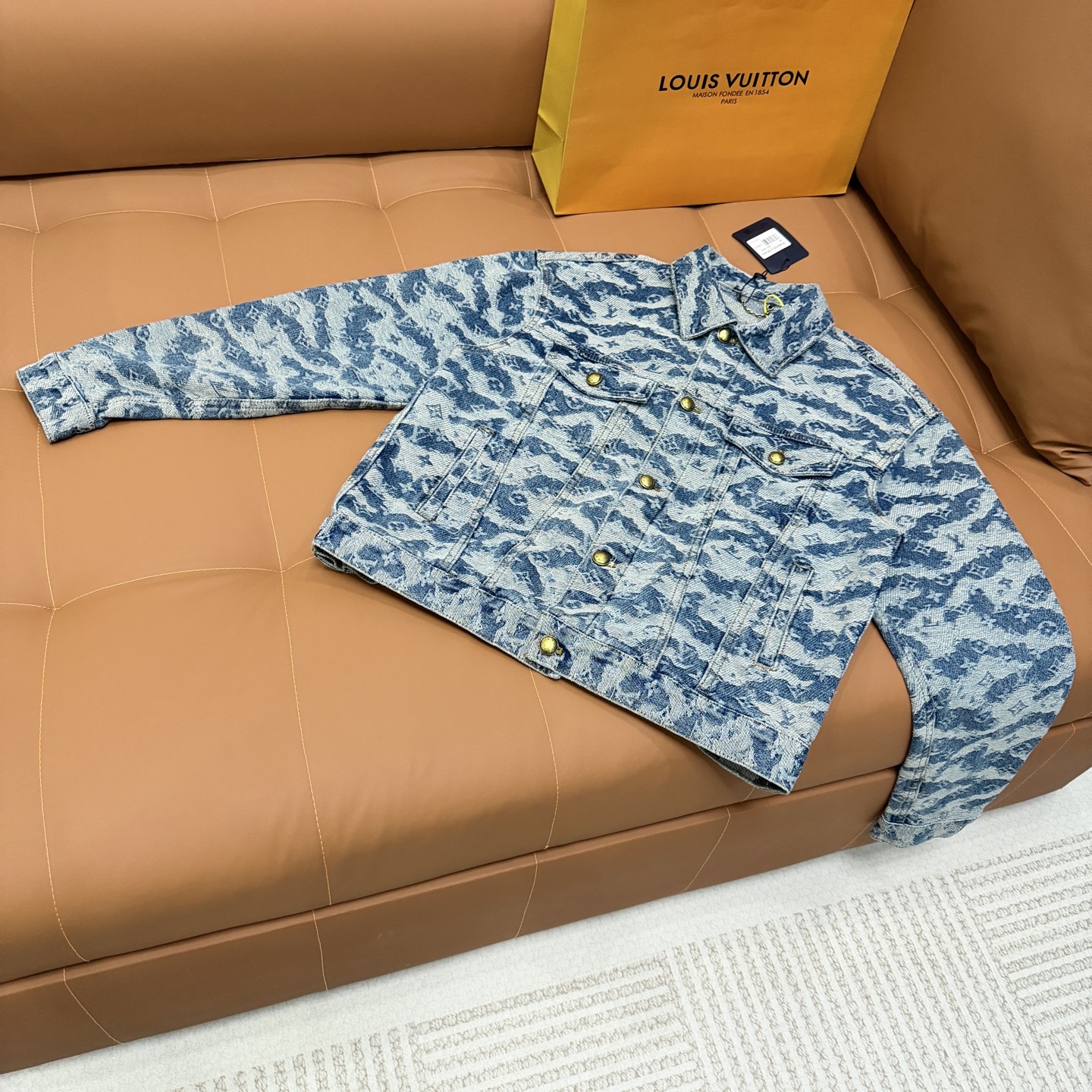 P180 No se admiten devoluciones ni cambios sin hebilla antimanipulación) LOUIS VUITTON➡️Louis Vuitton 26 nueva chaqueta…