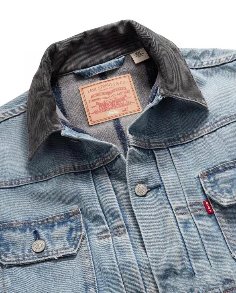 💰215
Stussy x Levi's 150周年浮雕牛仔外套夹克
Levi' s150th Anniv.xStussy联名系列将在本周开启发售,为了庆贺品牌诞生150周年,这个地表最古老的丹宁制造商将在今年带来重磅的作品。
街头鼻祖Stussy热度不减持增美式工装穿搭指南简约复古每季单品都极具吸引力
整件衣服就像一件艺术工艺品,这次联名的合作标识用压印工艺附在后背处,是立体的~内里用的是竖条纹薄一点的磨毛料子加上经典的斯图西logo,,背后的浮雕质感非常好,整体修饰身材,肩膀线条,黑八内衬也是非常用心了,官方型录还给出两面穿的示范!
像这种经典百搭款 穿个几年都不会过时的 不要错过哟~正品开版 所有辅料一比一订做
尺码:M~XXL
尺码 衣长 胸围 肩宽 袖长
M 67 116 50.2 61
L 69 120 51.7 62
XL 71 124 52.2 63
XXL 73 128 53.7 64