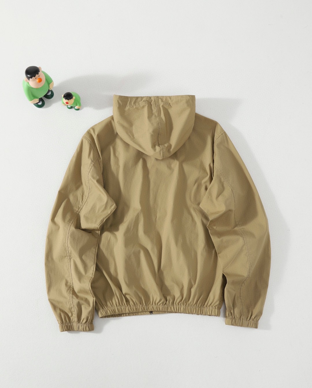 供💰135
Ralph Lauren拉夫劳伦刺绣小马标连帽拉链外套夹克
面料具有轻盈、耐磨的特性,保暖舒适。
采用直立式领口设计,带有可调节的抽绳,可以根据需要调整领口的紧度。多功能口袋:可以用于存放手机、钱包、钥匙等小物件,方便实用。品牌标识:胸前印有品牌的标识,展示独特的品牌风格和身份。
男女情侣同款,拉夫老粉一定不要错过的款,此款衣服正如它的设计语言一样,自由舒适而华贵内敛,款式简洁,干练。
颜色:藏青 卡其
尺码:M/L/XL/XXL
M:衣长66胸围112肩宽55袖长63
L:衣长68胸围116肩宽56袖长64
XL:衣长70胸围120肩宽57袖长65
XXL:衣长72胸围124肩宽58袖长66