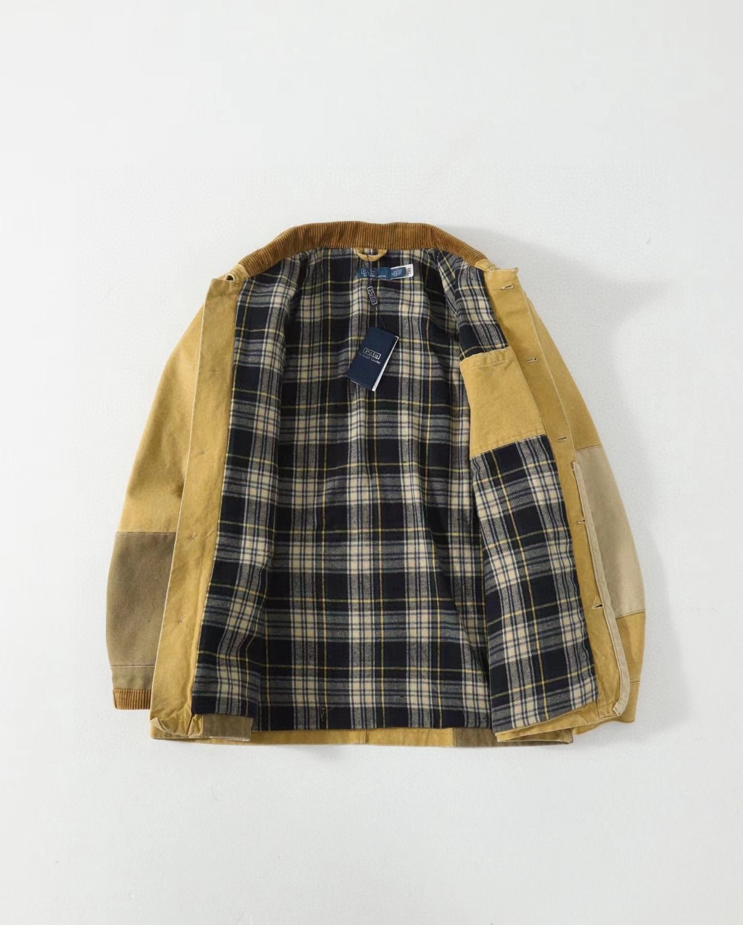 供💰230(顶级原版复刻)
Ralph Lauren拉夫劳伦中古夹克外套顶级版本
POLO拉夫劳伦25年春新 休闲拼接百搭外套夹克WMPOOTWN上衣穿上又轻又软,也是最近很火的巴恩风,版型很正,穿着舒适的同时又具有造型感,拼接的细节也显得非常精致。
100%纯棉这个硬度刚刚好不是那种硬邦邦的!!非常出彩的一件,上身立马看得出质感和版型。
无论是设计还是面料,这个系列都太棒了。
复古永不过时
Color:卡其色
size:M-XXL
M:胸围120衣长72袖长62肩宽49
L:胸围124衣长74袖长63肩宽50
XL:胸围128衣长76袖长64肩宽51
XXL:胸围132衣长78袖长65肩宽52