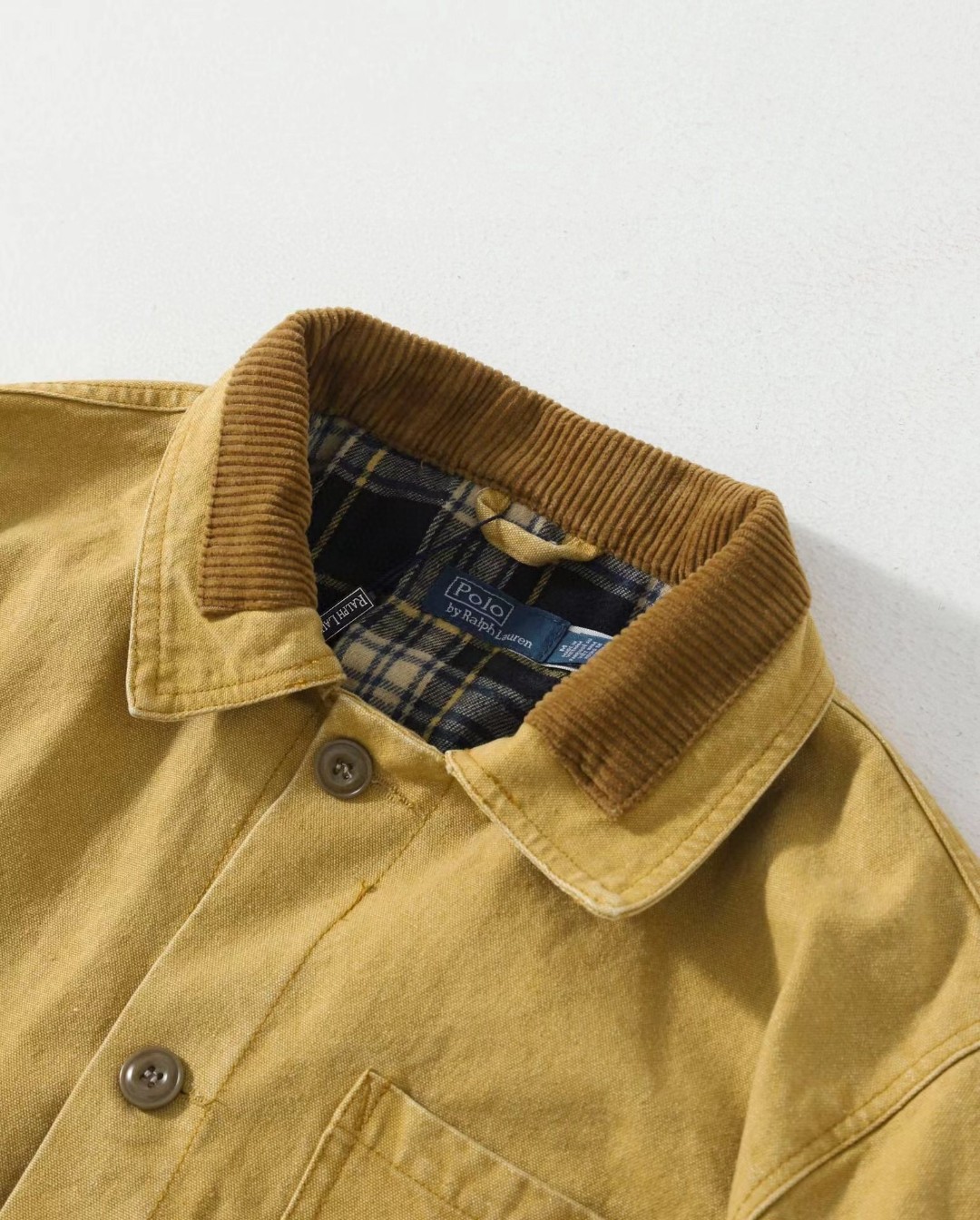 供💰230(顶级原版复刻)
Ralph Lauren拉夫劳伦中古夹克外套顶级版本
POLO拉夫劳伦25年春新 休闲拼接百搭外套夹克WMPOOTWN上衣穿上又轻又软,也是最近很火的巴恩风,版型很正,穿着舒适的同时又具有造型感,拼接的细节也显得非常精致。
100%纯棉这个硬度刚刚好不是那种硬邦邦的!!非常出彩的一件,上身立马看得出质感和版型。
无论是设计还是面料,这个系列都太棒了。
复古永不过时
Color:卡其色
size:M-XXL
M:胸围120衣长72袖长62肩宽49
L:胸围124衣长74袖长63肩宽50
XL:胸围128衣长76袖长64肩宽51
XXL:胸围132衣长78袖长65肩宽52