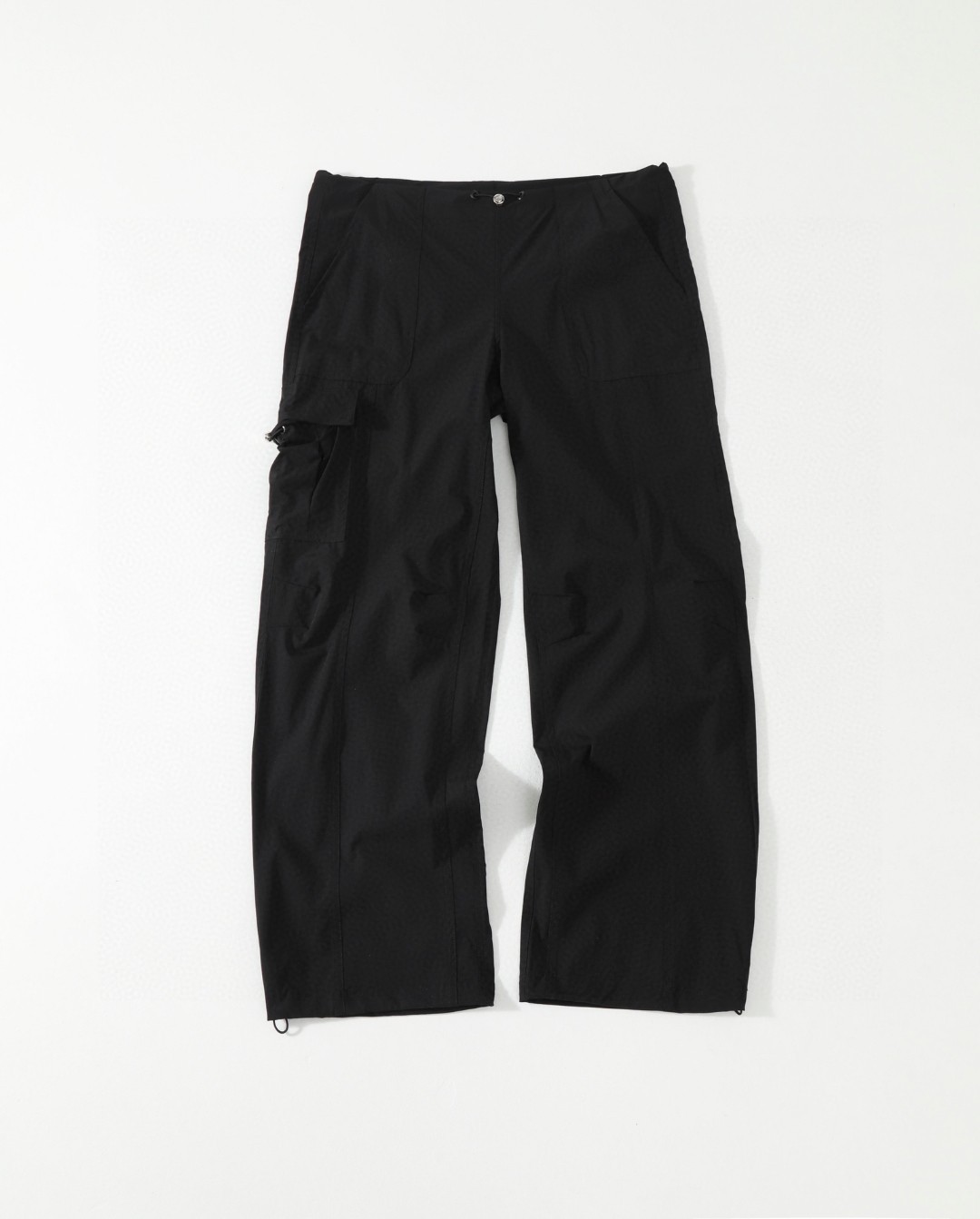 供💰115
alo伞兵工装裤
酷的好松弛!面料是很轻薄的速干面料 夏天穿不敢想该多舒服凉快 抽绳的设计即能高腰穿又能低腰穿 巨巨巨显瘦不挑任何腿型,alo它真的做的出既松弛的feel超爱!!爬山露营,一定要入手这条裤,膝盖的位置做了设计,弯曲自如!
还有防晒的功能,紫外线再强都不怕。关键它还轻薄透气,夏天穿着不闷汗。必冲款
颜色:黑色
尺码: S M L
裤长:104 105 106
腰围: 91 95 99
臀围:102 106 110