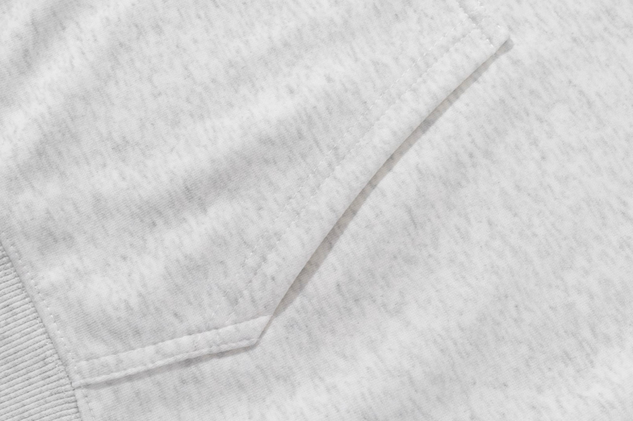 供货价:💰105 ♦️另有升级版本💰125
Arc'teryx 始祖鸟极光系列加绒加厚连帽开衫拉链卫衣外套

【高端冬季加绒拉链卫衣系列】
甄选530g银狐绒加厚面料 双层大帽檐 区别市场便宜货200g低廉单薄品质 本款软糯亲肤 超级保暖 不起球不褪色不变形 质量超级好，内里绒柔软的让你爱不释手，布料挺实，绝对厚实，打底单穿都是百搭，绝绝子百搭！冬季穿这款外套，可抗零下10度 摆脱棉衣羽绒服的臃肿感 叠穿更潮流时尚有衣品

专柜定制 还原最真实的百分百质感/订制原版三标 下摆袖口罗纹开版制作/定制拉链/定制拉链包边条/口袋也有绒 冬天不怕手冷 各个细节走线都做到了极致冬季必备单品 细节到位！重工品质！真正品质好款（代购级品质 随意出入专柜无压力）

宽松版型，大厂做工，品♦️另有升级版本到位，放心入手✅

男女同款 情侣搭配更出彩🤩
                                                                     
Color：黑色/藏青/灰色
Size：S/M/L/XL

                    胸围         肩宽       衣长
           S.       115.          58.          68
           M       120          60           70      
           L        125          62           72               
           XL      130         64           74  
              
           【注：手工测量 存在1～3 cm 误差】