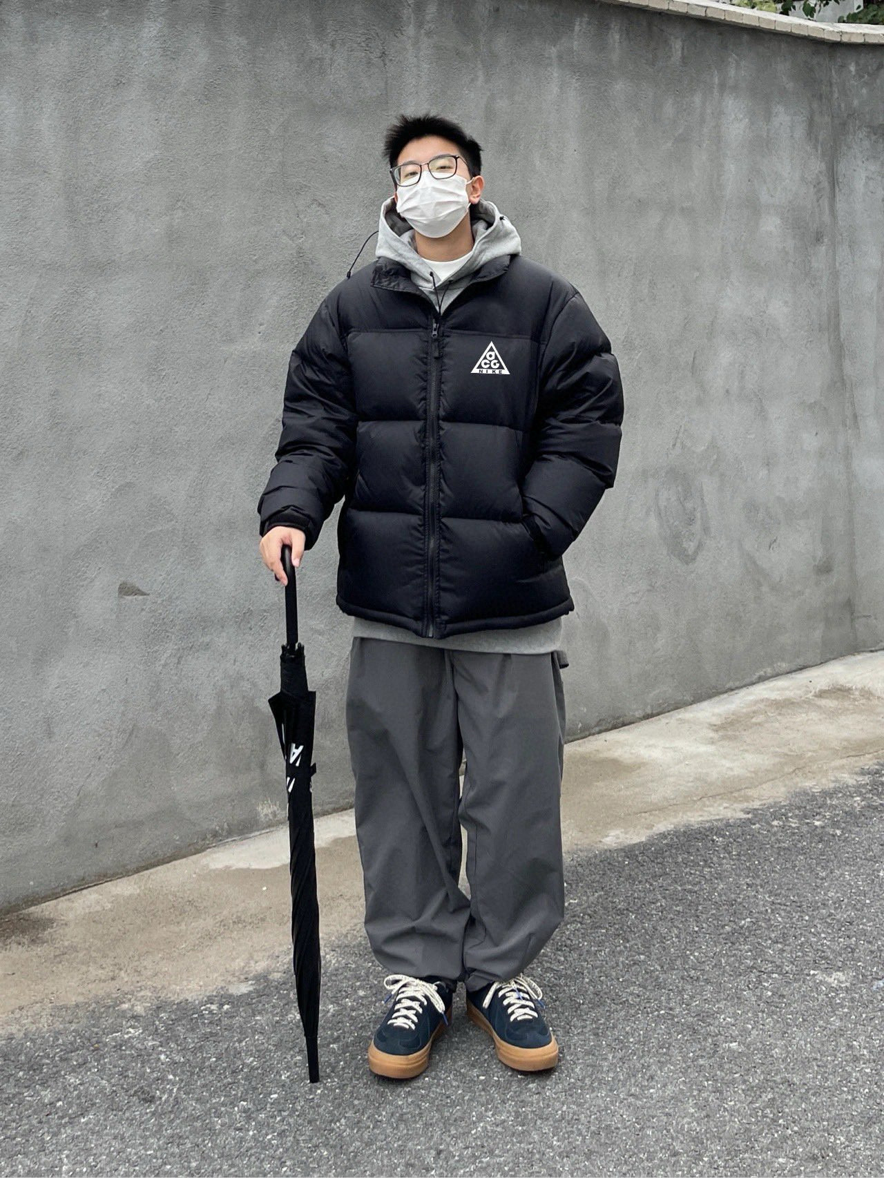 供货价:💰115 ♦️另有升级版本💰135
Acg - nike 小标宽松羽绒棉衣棉服立领面包服

【高品质羽绒棉服系列】

面料采用柔软牛津 搭配750新疆羽绒棉高密度充绒 温暖舒适 宽松版型 提升运动灵活度
采用高端印花 原版定制领标吊牌 
一分钱一分货 比那种低价低端货厚两倍 可随意对比品质 手塞棉工艺 整件衣服厚实蓬松 保暖性强 单品可扛住零下30度寒冷天气 值得入手
                             
Color：黑色  
Size：M/L/XL

                    胸围         肩宽       衣长
           M       125           61          70      
           L        130          63          72               
           XL      135          65          74  
              
           【注：手工测量 存在1～3 cm 误差】