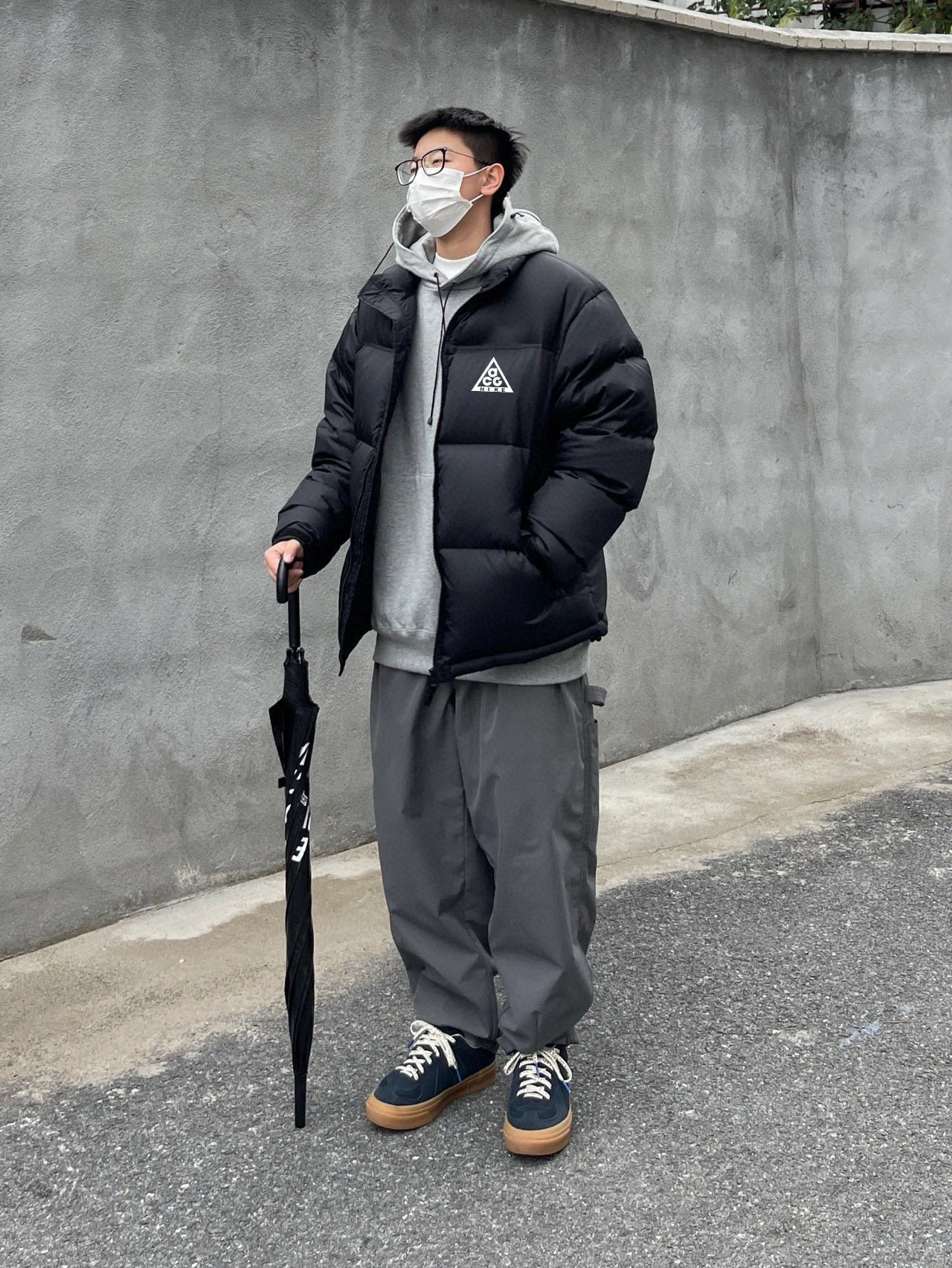 供货价:💰115 ♦️另有升级版本💰135
Acg - nike 小标宽松羽绒棉衣棉服立领面包服

【高品质羽绒棉服系列】

面料采用柔软牛津 搭配750新疆羽绒棉高密度充绒 温暖舒适 宽松版型 提升运动灵活度
采用高端印花 原版定制领标吊牌 
一分钱一分货 比那种低价低端货厚两倍 可随意对比品质 手塞棉工艺 整件衣服厚实蓬松 保暖性强 单品可扛住零下30度寒冷天气 值得入手
                             
Color：黑色  
Size：M/L/XL

                    胸围         肩宽       衣长
           M       125           61          70      
           L        130          63          72               
           XL      135          65          74  
              
           【注：手工测量 存在1～3 cm 误差】