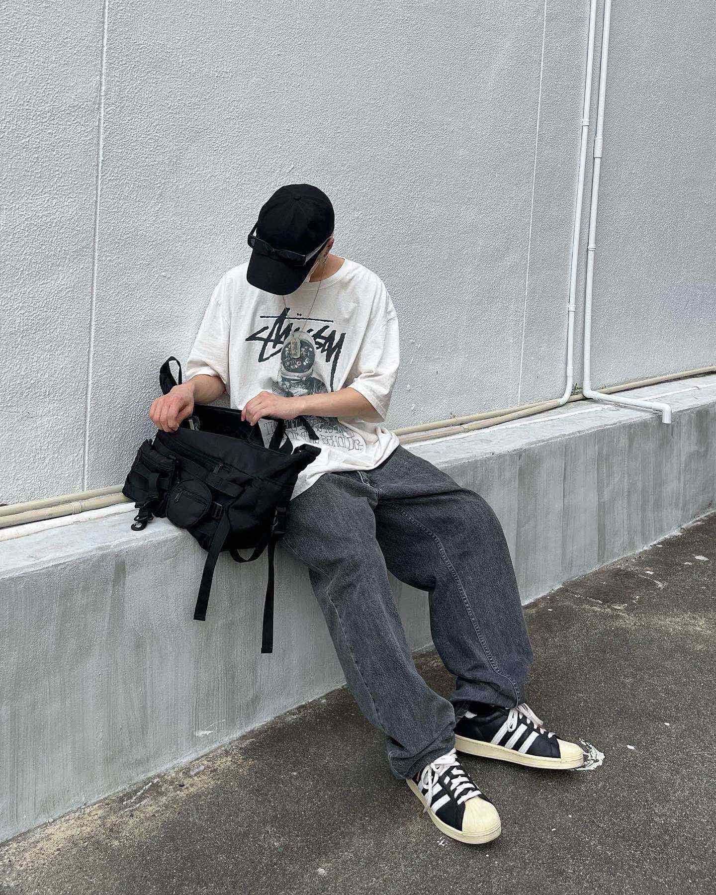 Alternative view of T-Shirt 08107