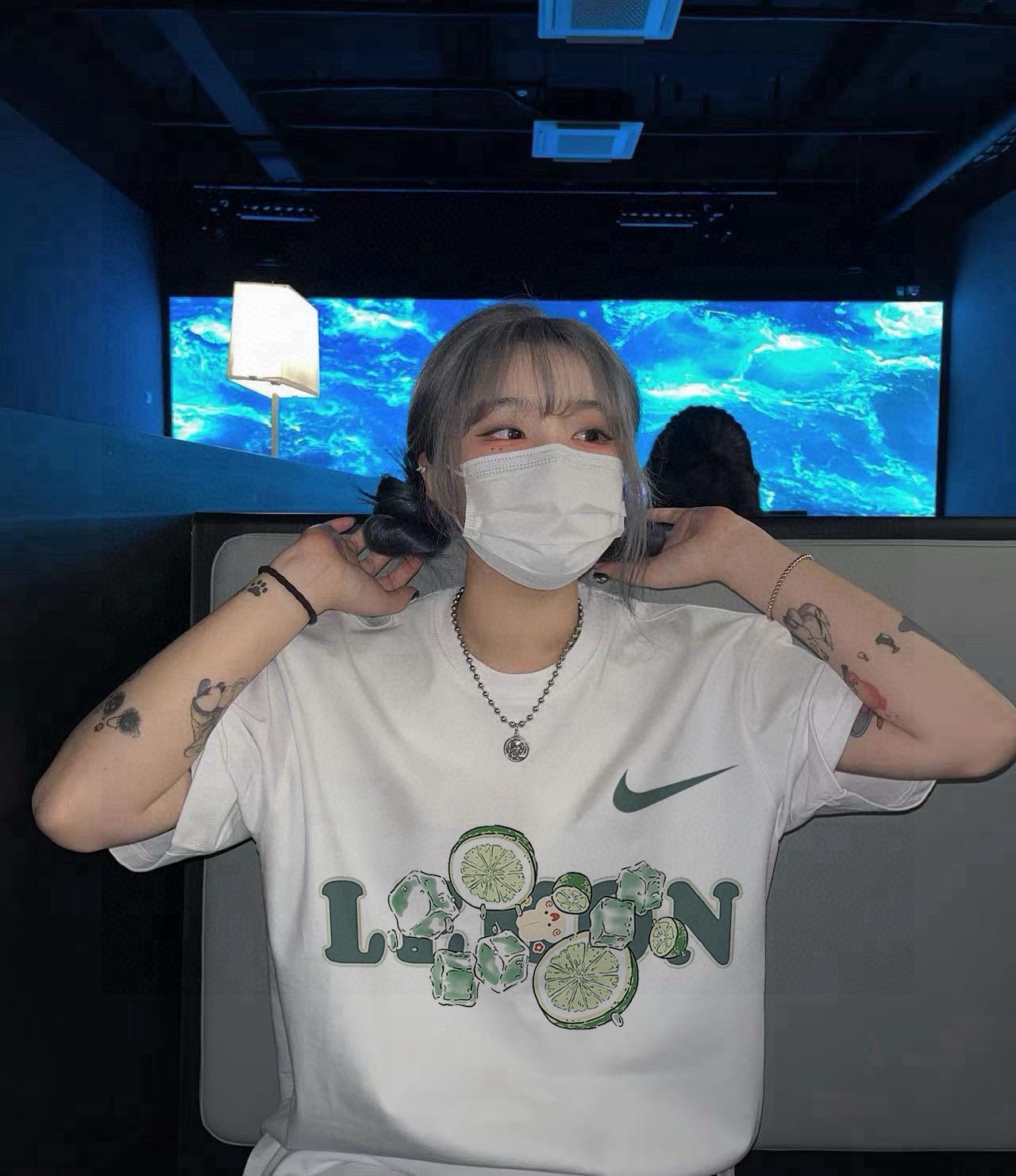 Alternative view of T-Shirt 00687