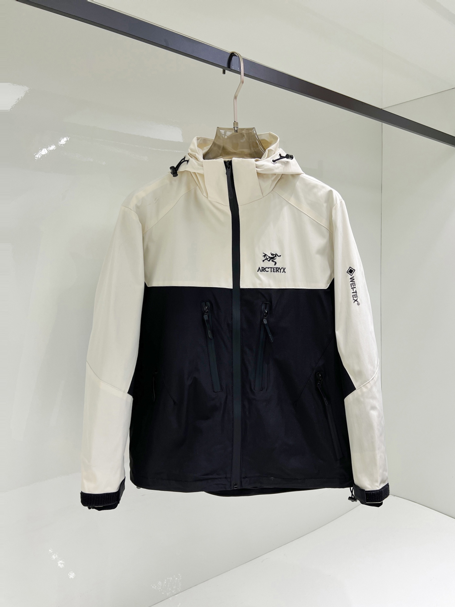 NO:131493,Archaeoptera bird, the same style on the official website, complete three standards, released in advance. SS Spring New Men's Jacket, original three standards, full high-end version. Customized counter fabric, breathable and comfortable, impeccable details, brand elements design concept, reflect high quality. The feel is delicate and soft, presents casual cut, and the upper body style is superb. Number of sizes M~3XL, maximum wear 195 kilograms, arc'teryx, jackets & coats, jackets & coats, alexander wang19860909始祖鸟 官网同款,三标齐全,提前发售 ss开春新款男士夹克外套,原单三标齐全高端版本 专柜定制面料 透气舒适度高,细节无可挑剔,品牌元素设计理念,体现高品质.手感细腻柔软 呈现休闲裁剪,上身版型超赞 码数M～3XL,最大穿195斤,arc'teryx,jackets & coats,jackets & coats,alexander wang,Men's clothing