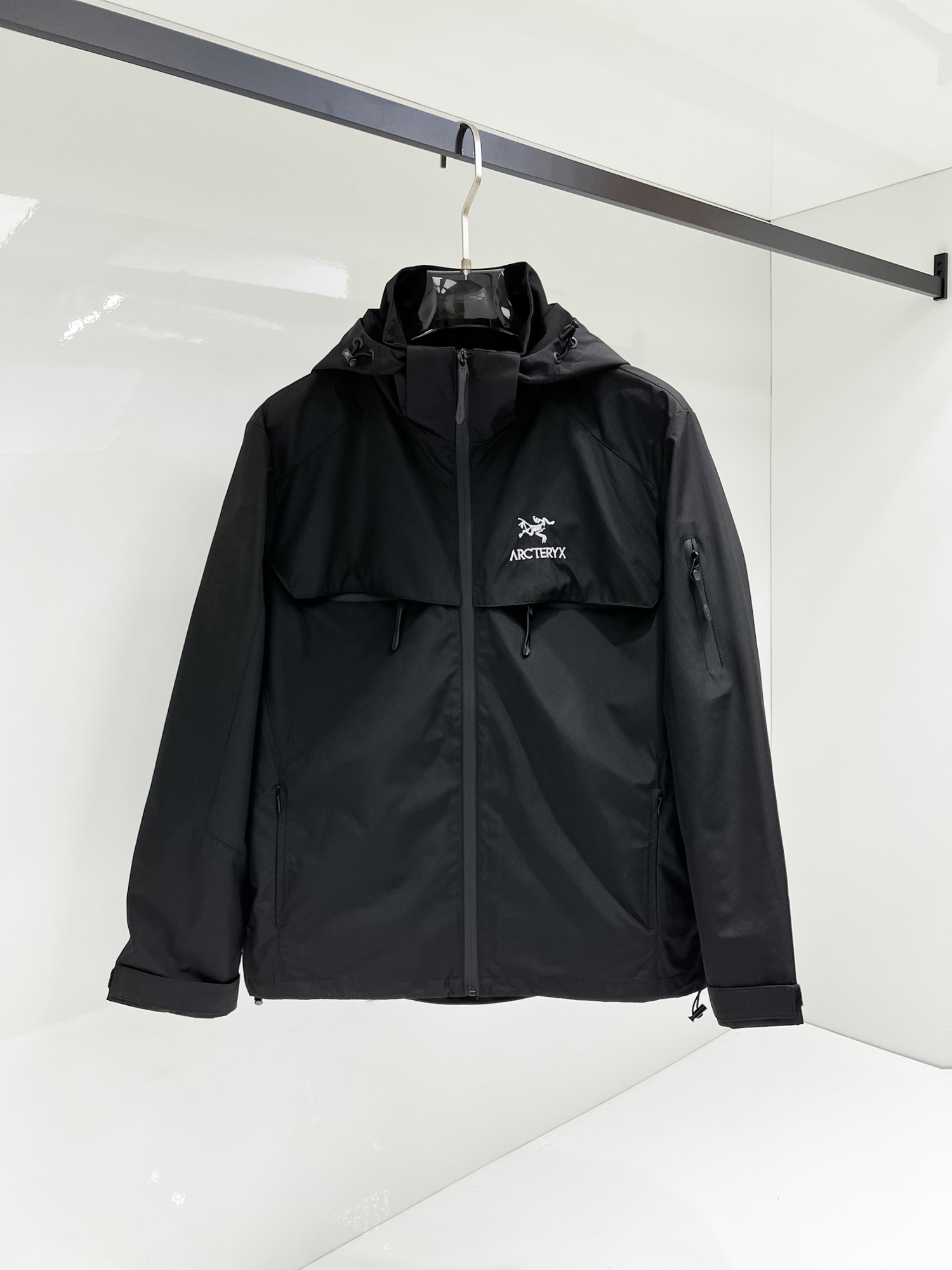 NO:131518,Archaeoptera bird, the same style on the official website, complete three standards, released in advance. SS Spring New Men's Jacket, original three standards, full high-end version. Customized counter fabric, breathable and comfortable, impeccable details, brand elements design concept, reflect high quality. The feel is delicate and soft, presents casual cut, and the upper body style is superb. Number of sizes M~3XL, maximum wear 195 kilograms, arc'teryx, jackets & coats, jackets & coats, alexander wang19860909始祖鸟 官网同款,三标齐全,提前发售 ss开春新款男士夹克外套,原单三标齐全高端版本 专柜定制面料 透气舒适度高,细节无可挑剔,品牌元素设计理念,体现高品质.手感细腻柔软 呈现休闲裁剪,上身版型超赞 码数M～3XL,最大穿195斤,arc'teryx,jackets & coats,jackets & coats,alexander wang,Men's clothing