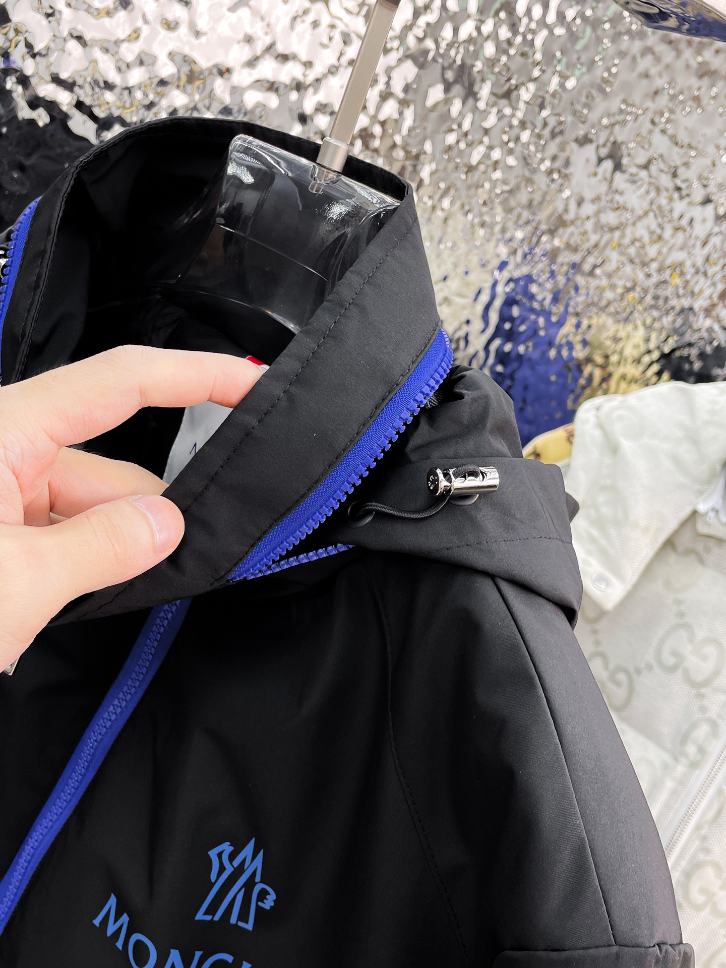   蒙口  三标齐全    ss冬季新款羽绒棉服外套，秀场新品‼品相非常完美，舒适保暖，色泽饱满诱人，非