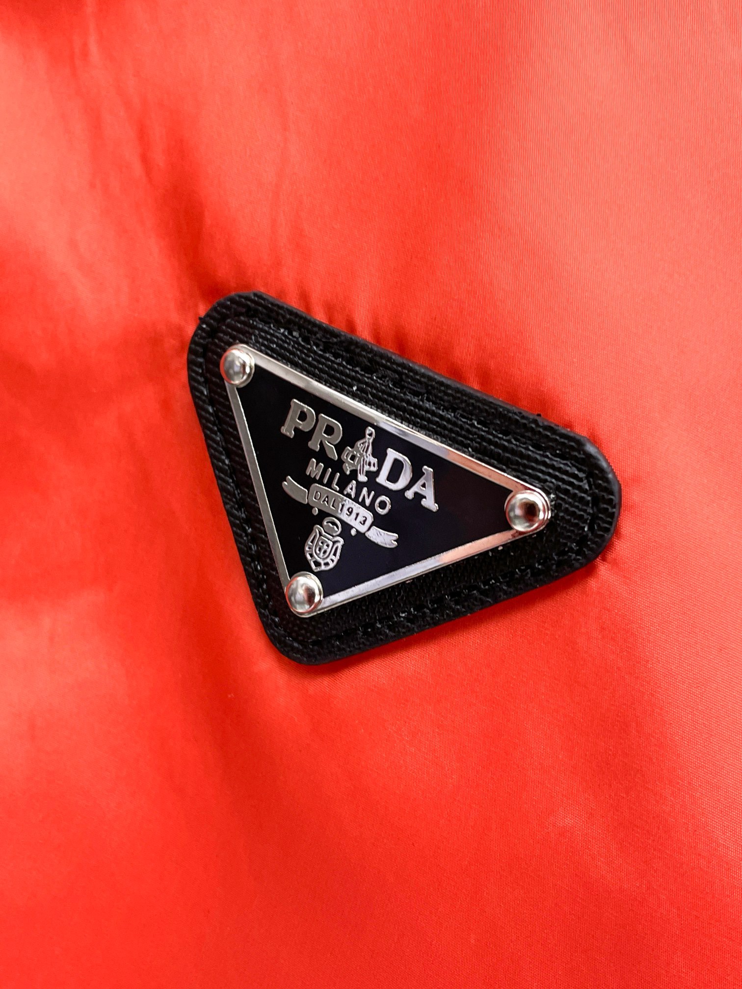   普拉达  三标齐全    ss冬季新款双面穿羽绒棉服外套，秀场新品‼品相非常完美，舒适保暖，色泽饱满
