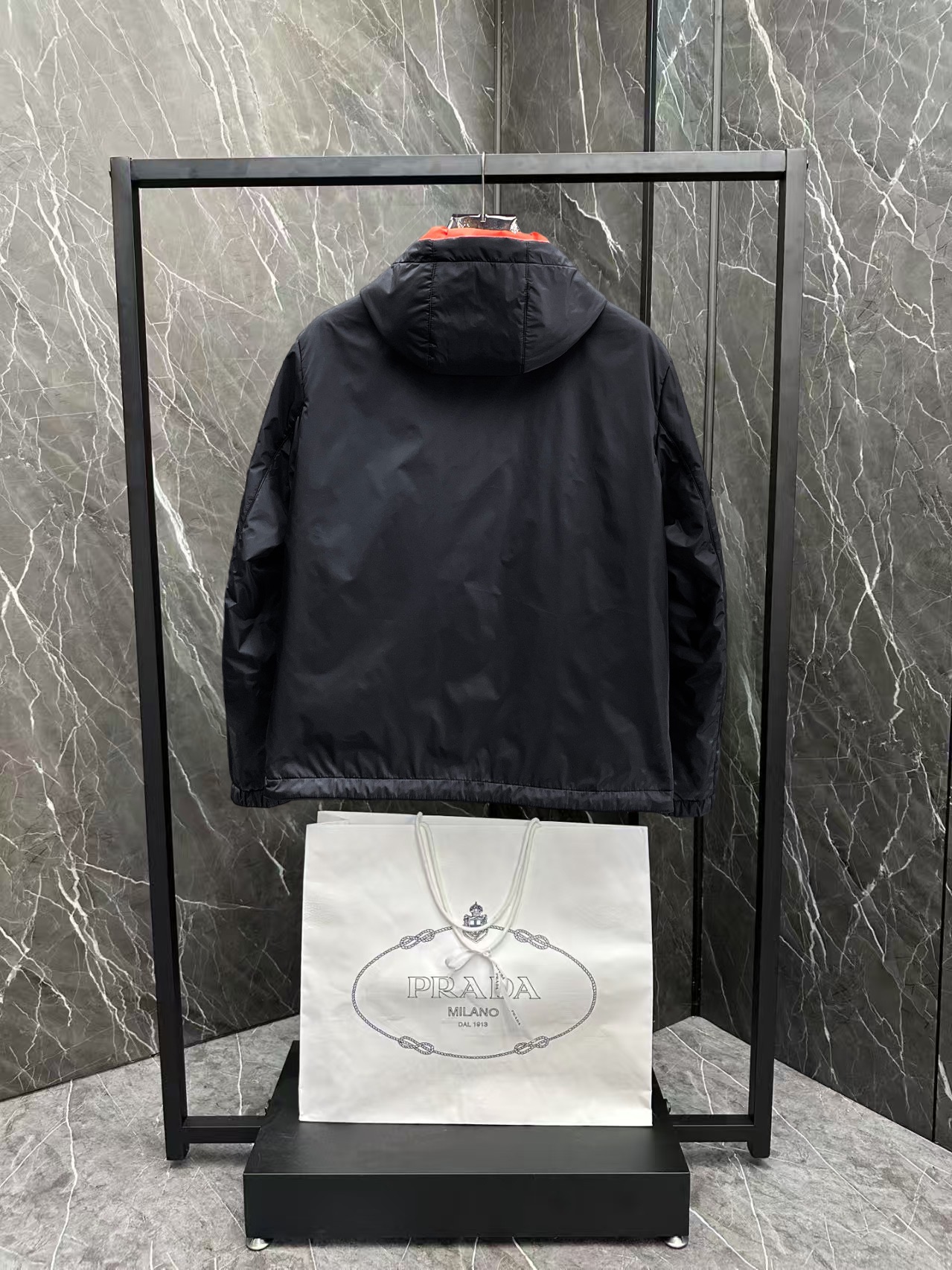   普拉达  三标齐全    ss冬季新款双面穿羽绒棉服外套，秀场新品‼品相非常完美，舒适保暖，色泽饱满