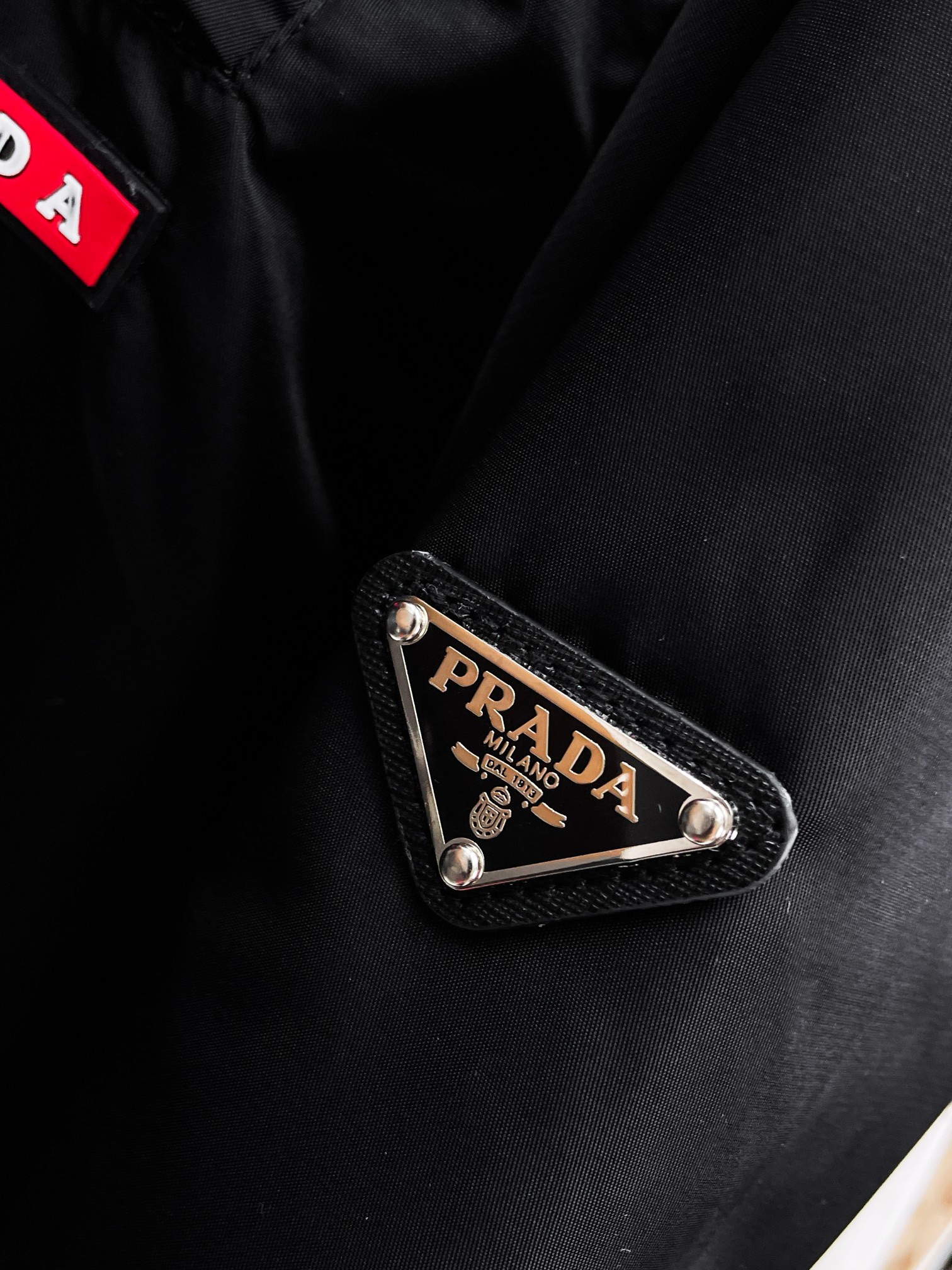   普拉达  三标齐全    ss冬季新款羽绒棉服外套，秀场新品‼品相非常完美，舒适保暖，色泽饱满诱人，