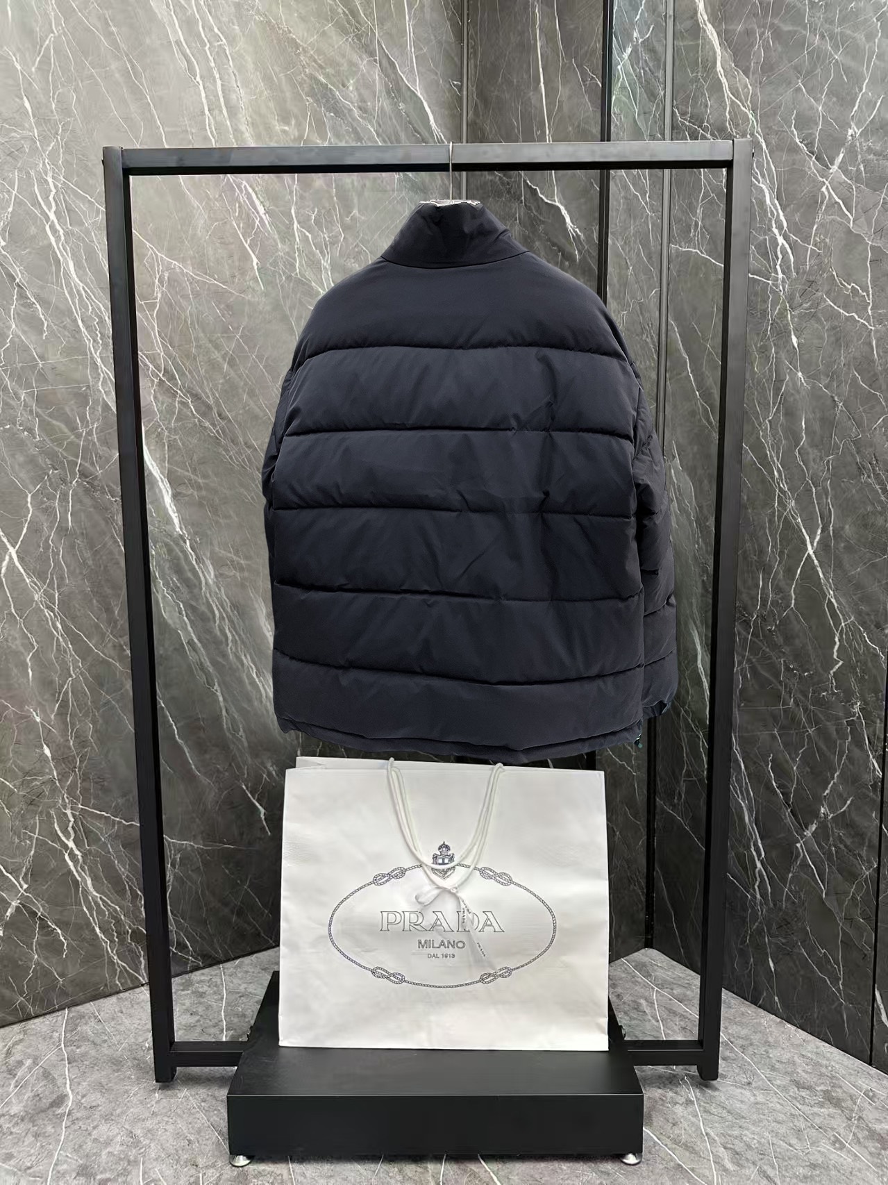   巴宝莉  三标齐全    ss冬季新款双面穿羽绒棉服外套，秀场新品‼品相非常完美，舒适保暖，色泽饱满