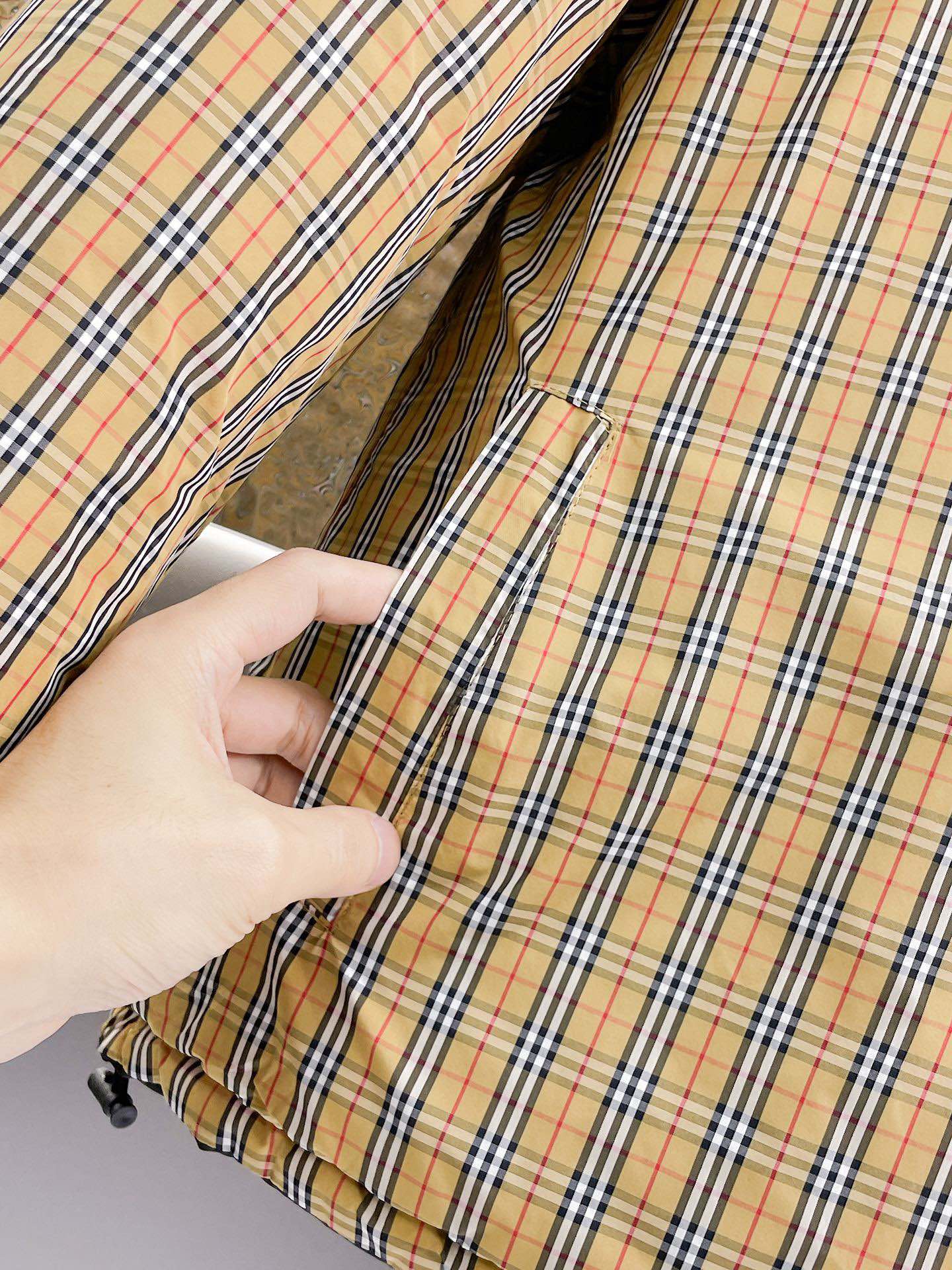   巴宝莉  三标齐全    ss冬季新款双面穿羽绒棉服外套，秀场新品‼品相非常完美，舒适保暖，色泽饱满