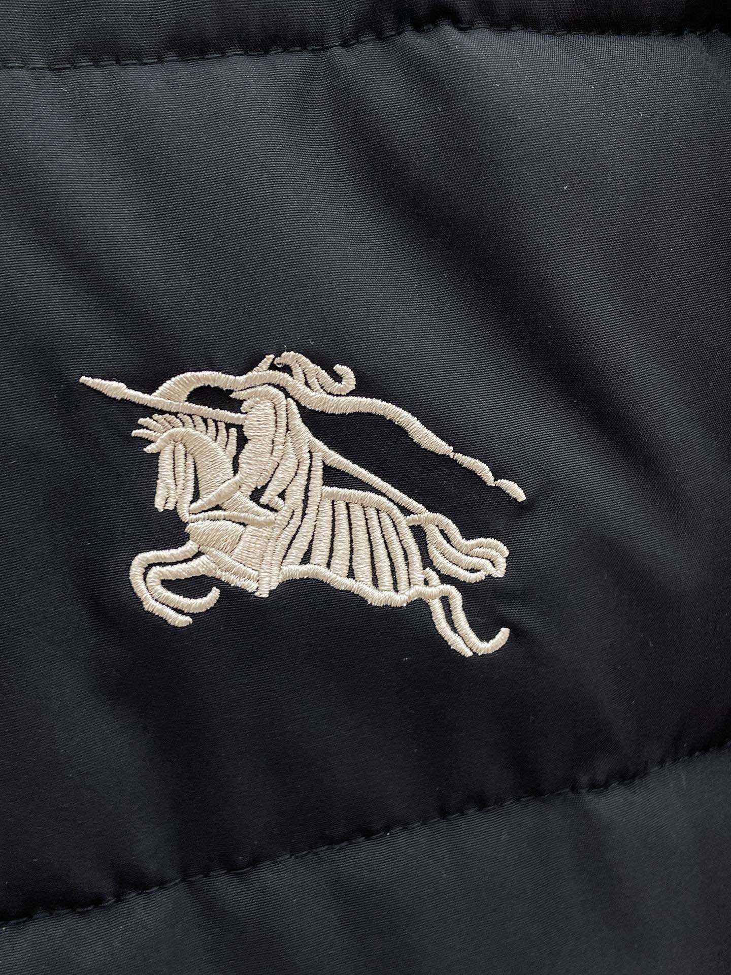   巴宝莉  三标齐全    ss冬季新款双面穿羽绒棉服外套，秀场新品‼品相非常完美，舒适保暖，色泽饱满