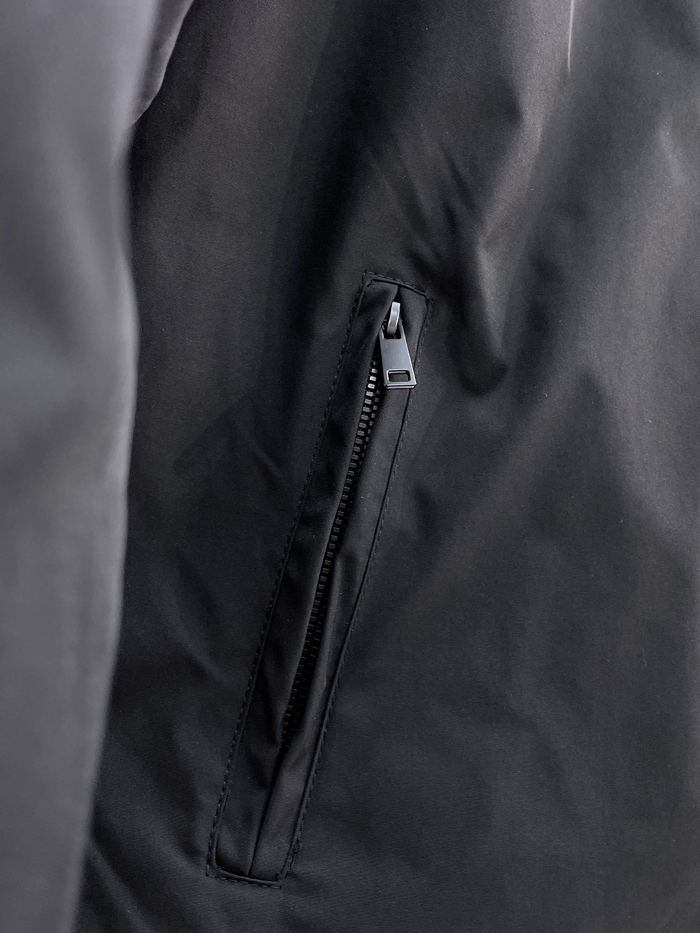   迪奥  三标齐全    ss冬季新款双面穿羽绒棉服外套，秀场新品‼品相非常完美，舒适保暖，色泽饱满诱