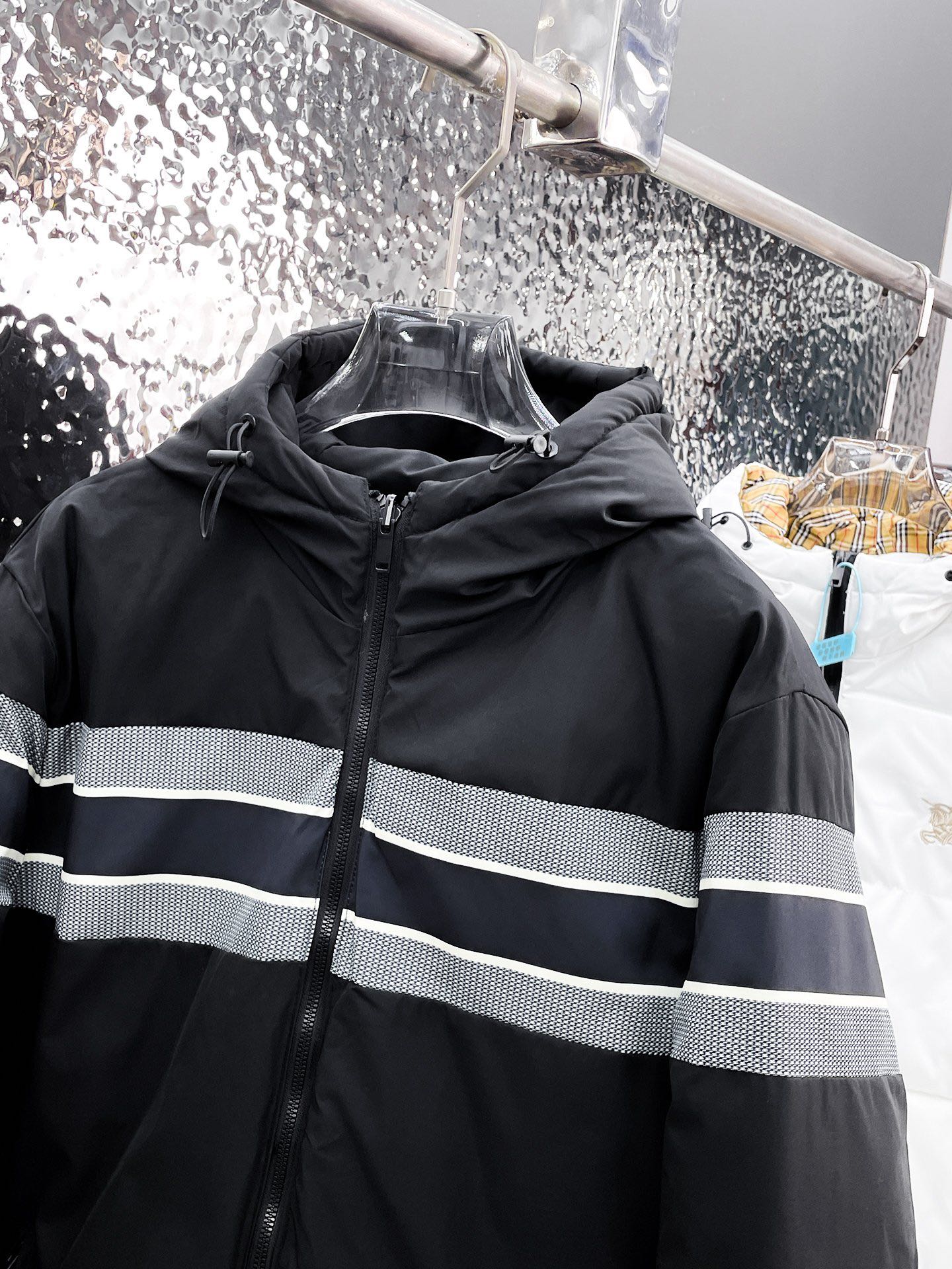   迪奥  三标齐全    ss冬季新款双面穿羽绒棉服外套，秀场新品‼品相非常完美，舒适保暖，色泽饱满诱