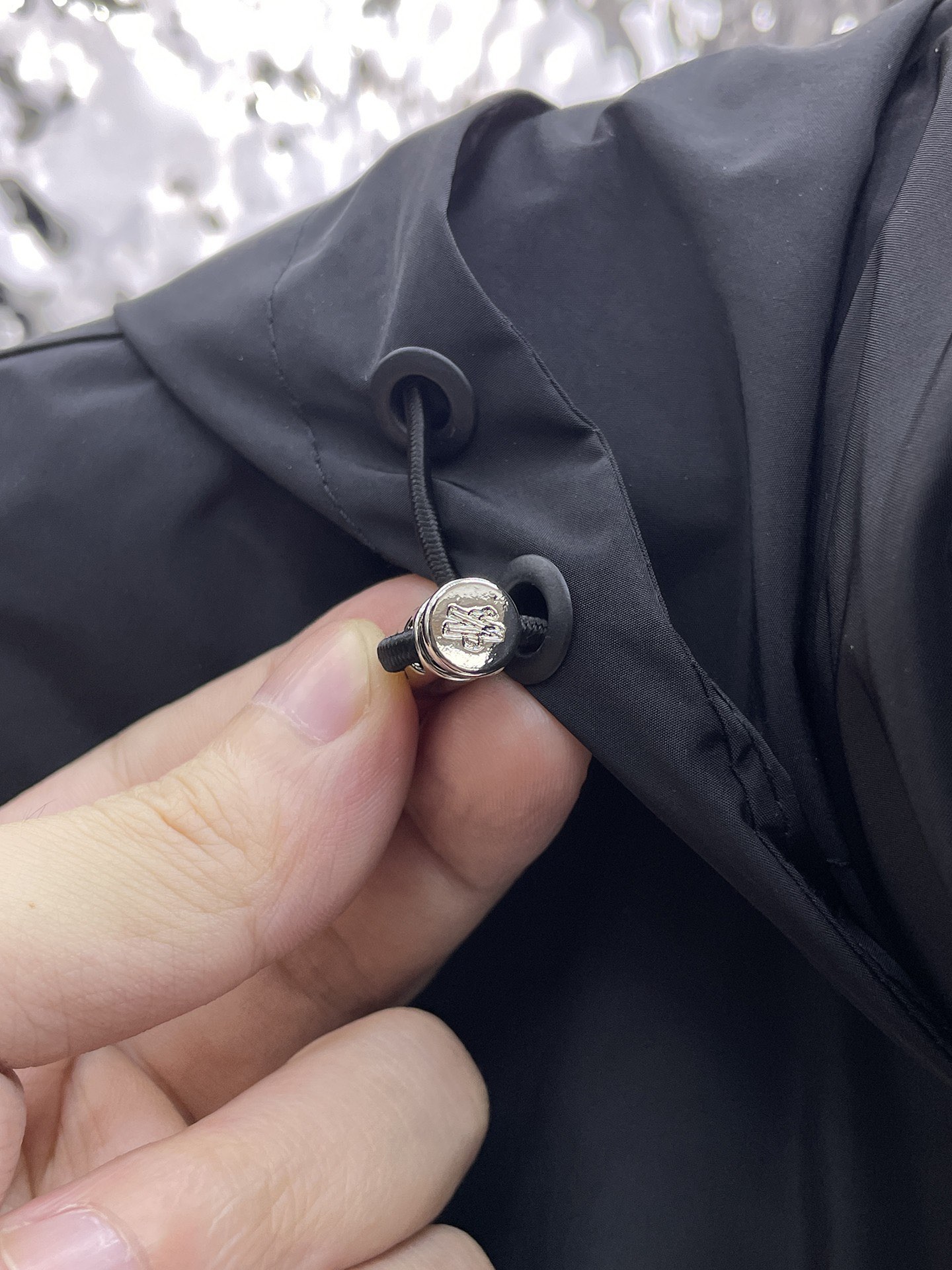   蒙口  三标齐全    ss冬季新款羽绒棉服外套，秀场新品‼品相非常完美，舒适保暖，色泽饱满诱人，非