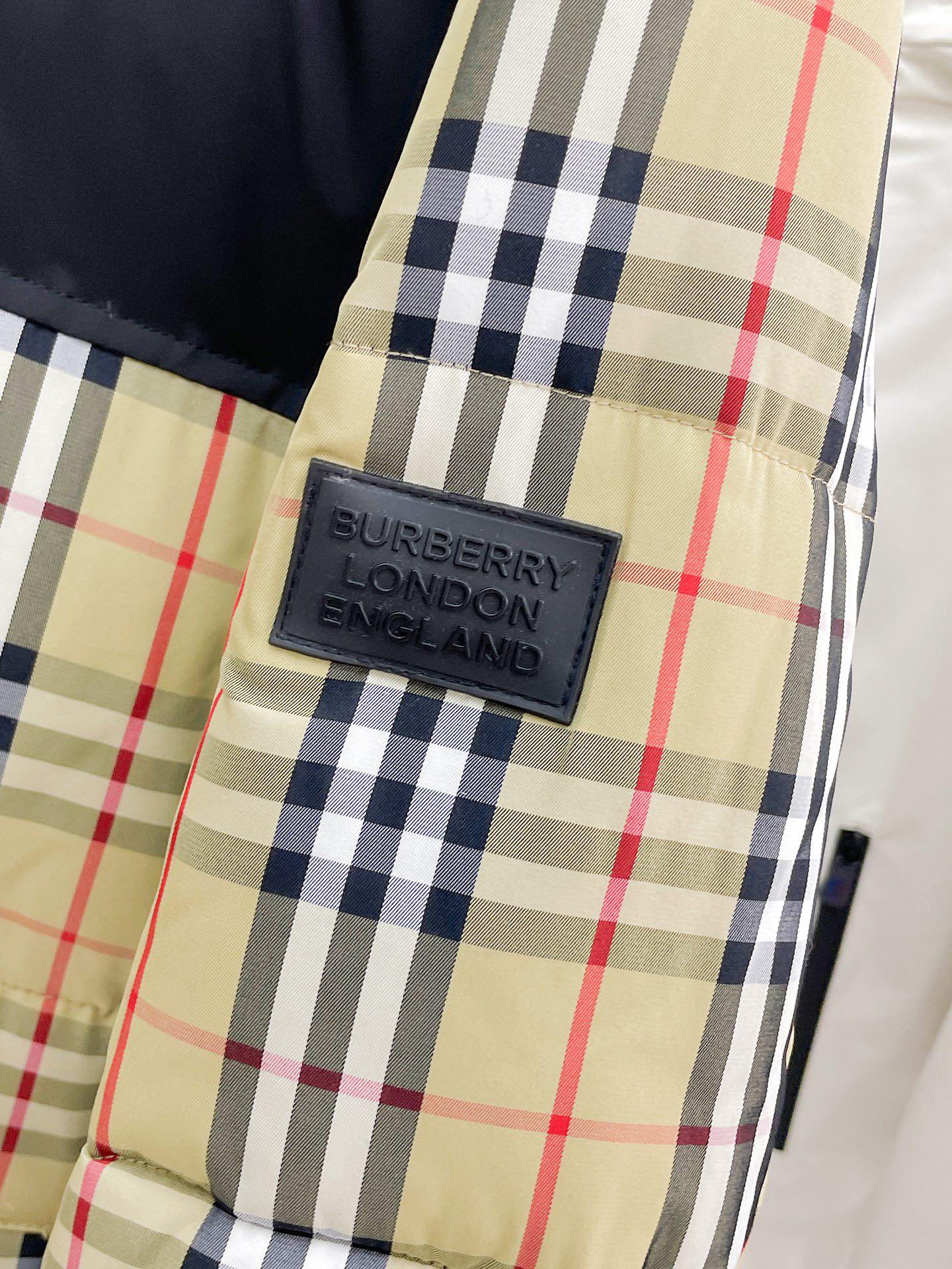   巴宝莉  三标齐全    ss冬季新款羽绒棉服外套，秀场新品‼品相非常完美，舒适保暖，色泽饱满诱人，