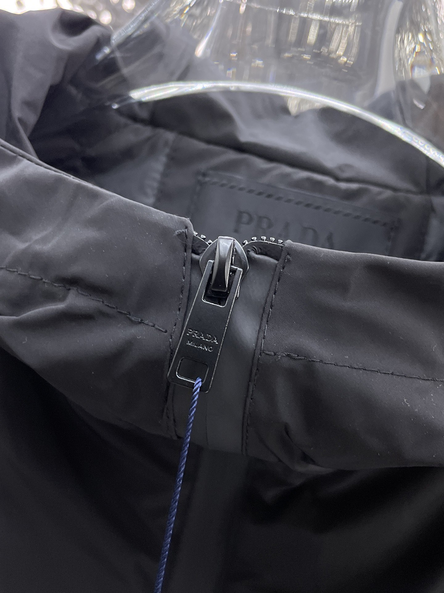   普拉达  三标齐全    ss冬季新款羽绒棉服外套，秀场新品‼品相非常完美，舒适保暖，色泽饱满诱人，