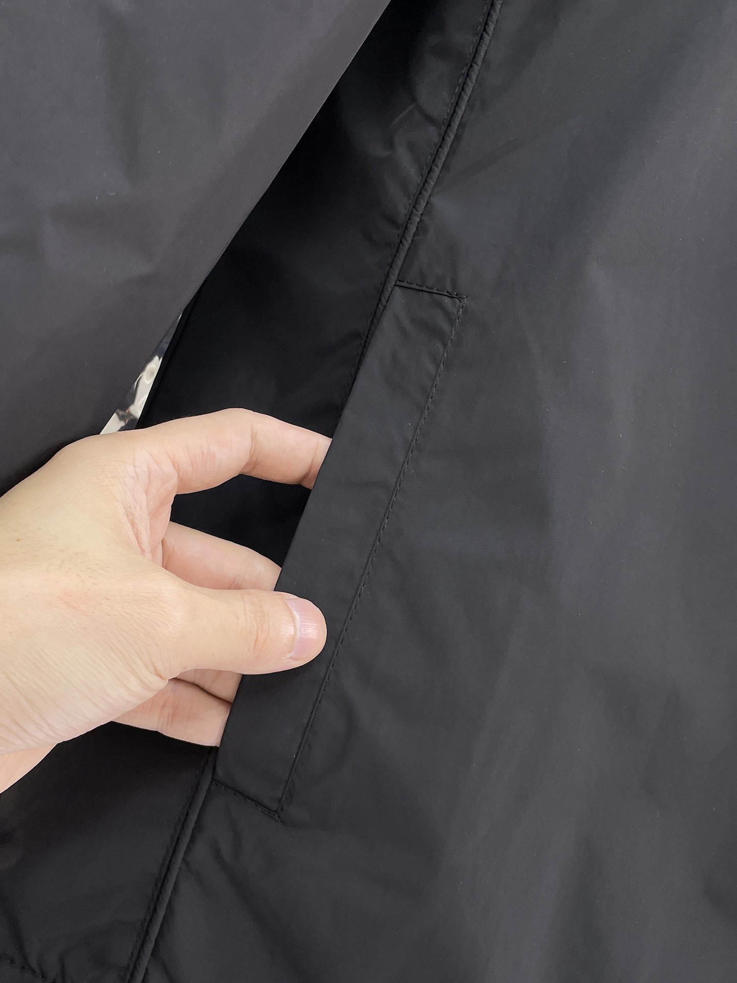   普拉达  三标齐全    ss冬季新款羽绒棉服外套，秀场新品‼品相非常完美，舒适保暖，色泽饱满诱人，