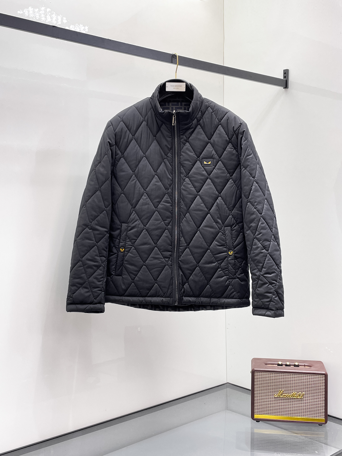 NO:731542,Support replacement after the year!  Fendi's new 2025ss winter double-sided down jacket with three complete standards. The new product on the show is in perfect condition. It is comfortable and warm, and the color is full and attractive. The design is very outstanding, and it can easily enhance the sense of fashion. The workmanship is extremely sophisticated and rigorous, and the wiring is neat and meticulous!  A masterpiece from a famous designer!  The upper body does not look bloated and is super handsome!  Available code sizes are M ~ XXXL and support exchange after the end of the year!  Arc'teryx's 2025ss winter new down jacket with all three standards, the new product on the show is in perfect condition, comfortable and warm, the color is full and attractive, the design is very outstanding, it can easily enhance the fashion sense, the workmanship is extremely sophisticated and rigorous, and the wiring is neat and meticulous!  A masterpiece from a famous designer!  The upper body does not look bloated and is super handsome!  Available sizes M ~ XXXL,,fendiarc'teryx,jackets & coats,down jacket,19860909支持年后退换！芬迪 三标齐全 2025ss冬季新款双面穿羽绒棉服外套,秀场新品品相非常完美,舒适保暖,色泽饱满诱人,非常出彩的设计,轻松将时髦感进阶,做工极为考究严谨,走线工整细致！大牌设计师巨作！上身不显臃肿、超级帅气！现货码数M ～ XXXL支持年后退换！ 始祖鸟 三标齐全 2025ss冬季新款羽绒棉服外套,秀场新品品相非常完美,舒适保暖,色泽饱满诱人,非常出彩的设计,轻松将时髦感进阶,做工极为考究严谨,走线工整细致！大牌设计师巨作！上身不显臃肿、超级帅气！现货码数M ～ XXXL,,fendiarc'teryx,jackets & coats,down jacket,,Men's clothing