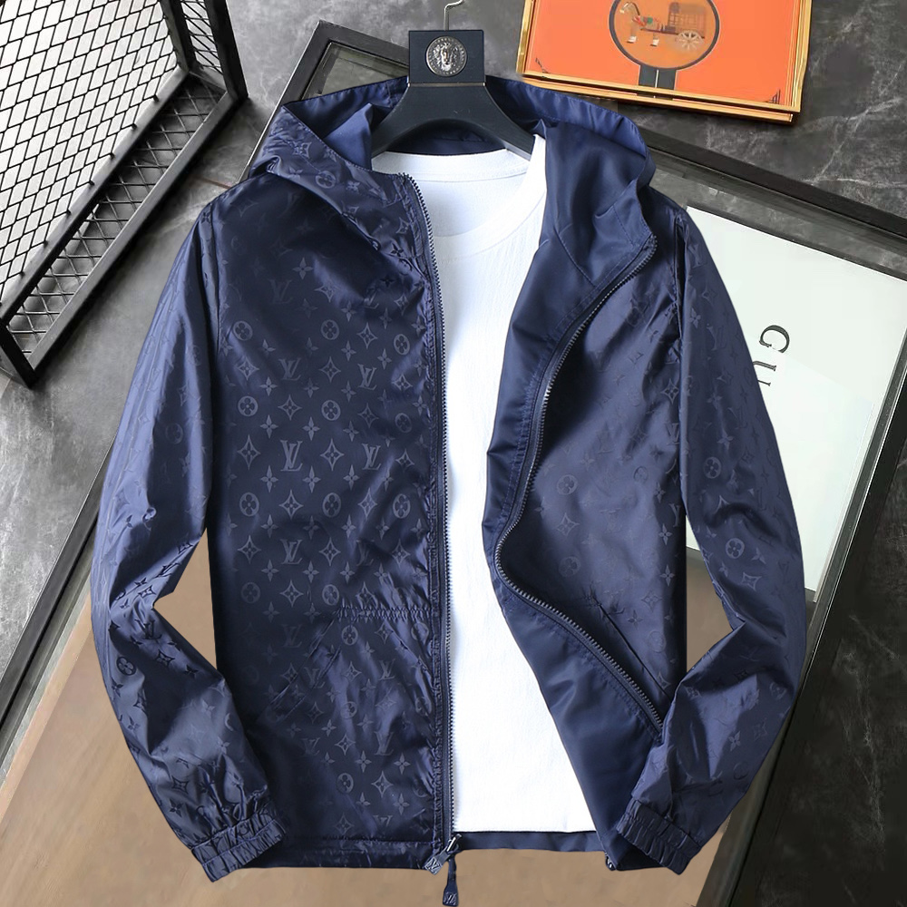 NO:758935,Same style as LV official website, on sale in advance!  2026ss new spring men's reversible jacket, original single and three-label complete high-end version!  With hidden hood, custom-made fabrics at the counter, highly breathable and comfortable, impeccable details, brand element design concept, reflecting high quality. It feels delicate and soft!  It presents a casual cut and the upper body shape is awesome!  Size M～3XL, maximum wear is 195kg.,,louis vuitton,jackets & coats,jackets & coats,hats,19860909LV 官网同款,提前发售！2026ss开 春新款男士双面穿夹克外套,原单三标齐全高端版本！带隐藏帽,专柜定制面料 透气舒适度高,细节无可挑剔,品牌元素设计理念,体现高品质.手感细腻柔软！呈现休闲裁剪,上身版型超赞！码数M～3XL,最大穿195斤.,,louis vuitton,jackets & coats,jackets & coats,hats,,Men's clothing
