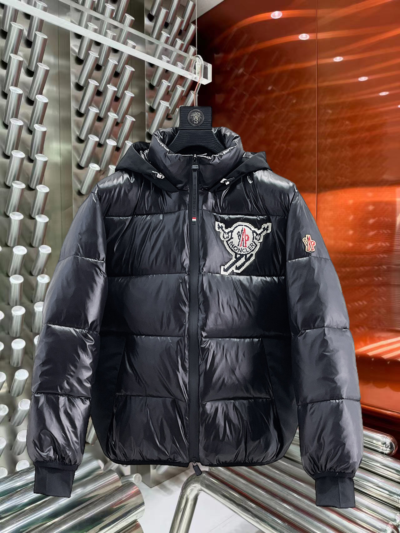 NO:731664,Support replacement after the year!  Mengkou 2025ss new winter product, fashionable top down jacket, filled with imported down, the highest quality on the market, imported fabrics, the highest lining standards, never running down, accessories and hardware are all custom-made from the original factory, 10 years of focus on clothing production, ensuring the smoothness of each piece of clothing, the Rolls Royce of down jackets, sizes M-L-XL-2XL-3XL,, Moncler, down jacket,19860909支持年后退换！ 蒙口 2025ss冬季新品,时尚顶级羽绒服 填充进口羽绒朵,市面最高品质,进口面料,里布最高标准,绝不跑绒,辅料五金全部原厂定做,10年专注服装生产,保证每件衣服的平整性,羽绒服界的劳斯莱斯 尺码M-L-XL-2XL-3XL,,Moncler,down jacket,,Men's clothing