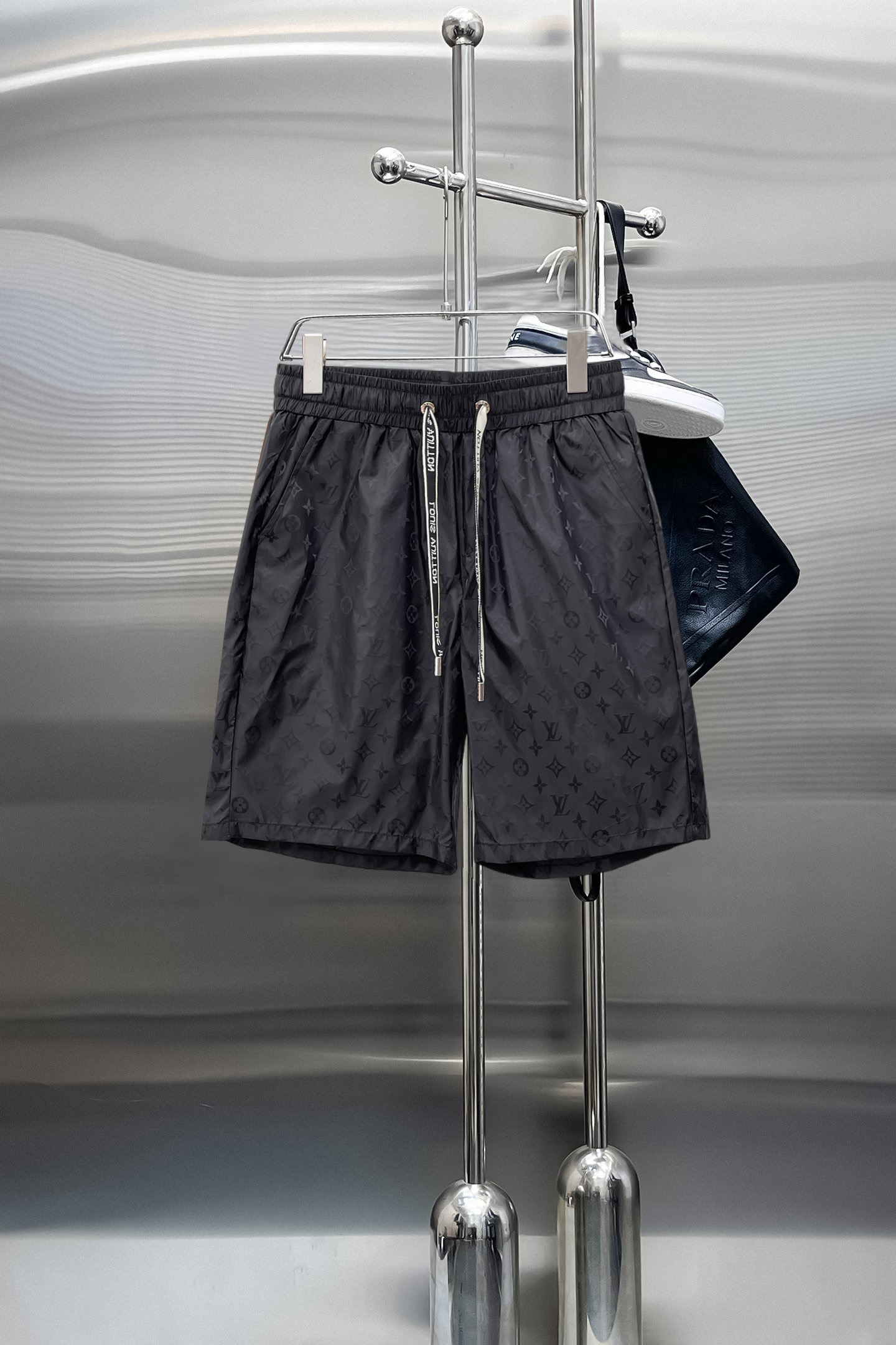 NO:870393,LV three-standard complete 2026 summer new men's casual shorts, advanced custom-made breathable fabrics, extremely breathable, elastic and comfortable, impeccable details, top-grade accessories, original logo design concept, delicate and soft feel!  The upper body fit is awesome!  Sizes M-XXXL, please state your height and weight when ordering,,louis vuitton,shorts,19860909LV 三标齐全 2026夏季新款男士休闲短裤,高级定制面料透气面料 透气弹力舒适度极高,细节无可挑剔,顶级辅料配备,原版logo设计理念,手感细腻柔软！上身版型超赞！尺码M-XXXL下单报身高体重,,louis vuitton,shorts,,Men's clothing